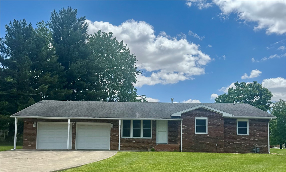 12 Hillcrest Drive Newton Illinois United States, for Sale, residential,  , Personal Service Realty