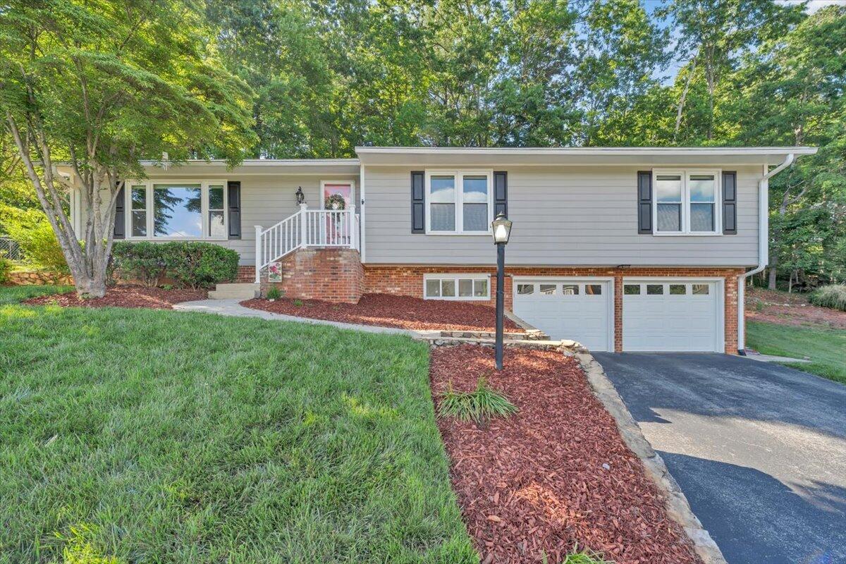 6132 Flamingo DR Roanoke Virginia United States, for Sale, residential,  , Varney Realty Partners