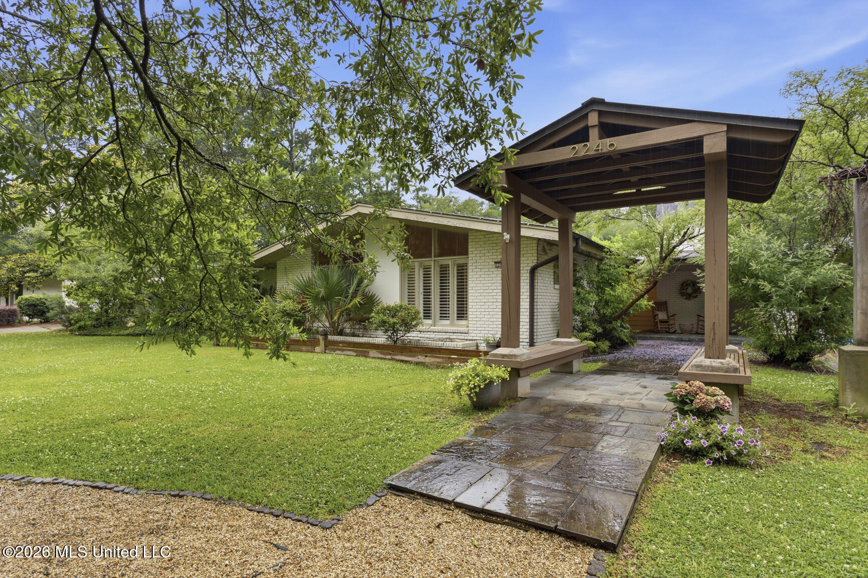 2246 Greenbriar Drive Jackson Mississippi United States, for Sale, residential, Jessica McLaurin, Rezults Realty, LLC