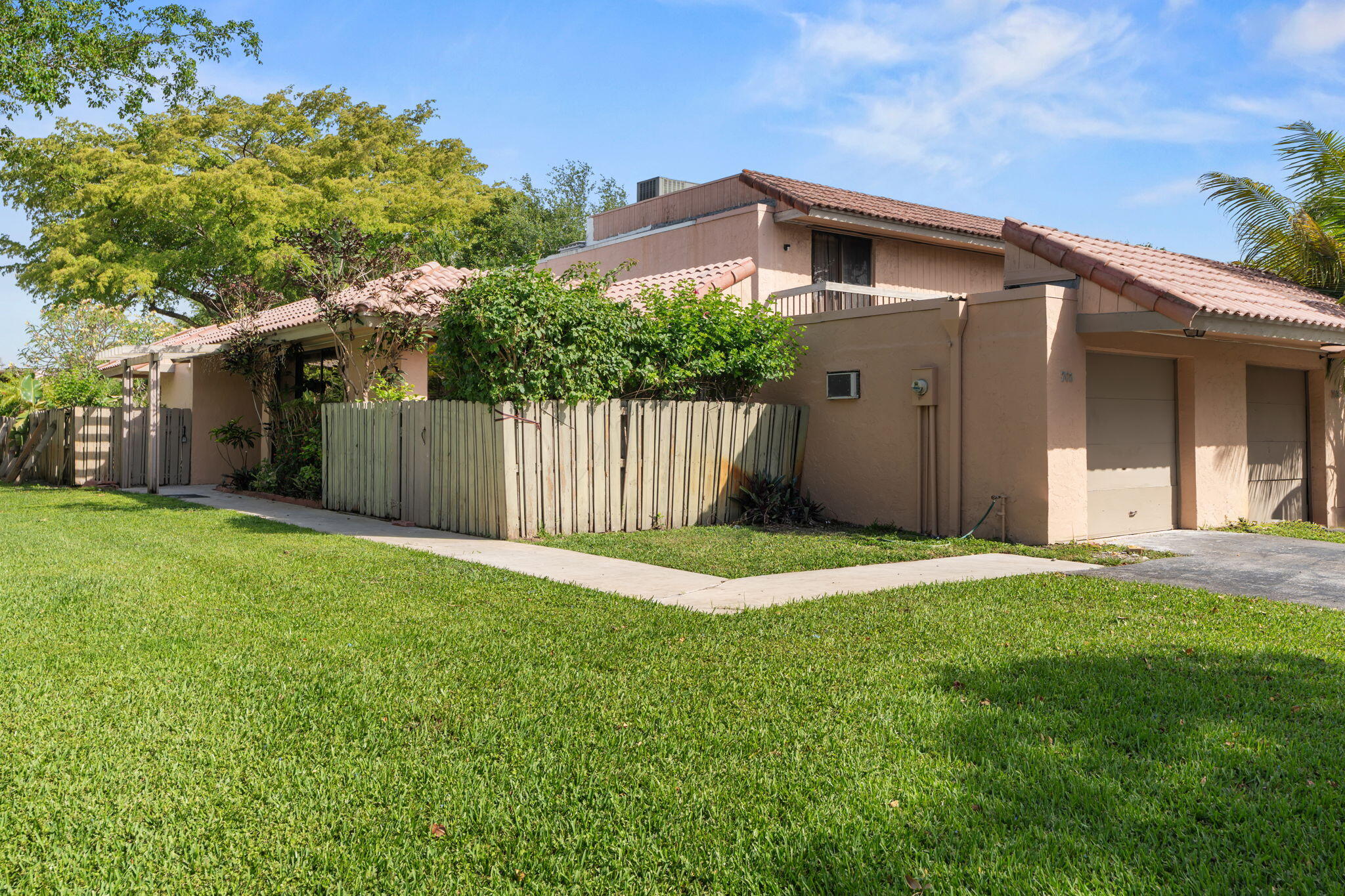 701 NE 205th Terrace Miami Florida United States, for Sale, residential, Henry Smith, Incom Sample Office