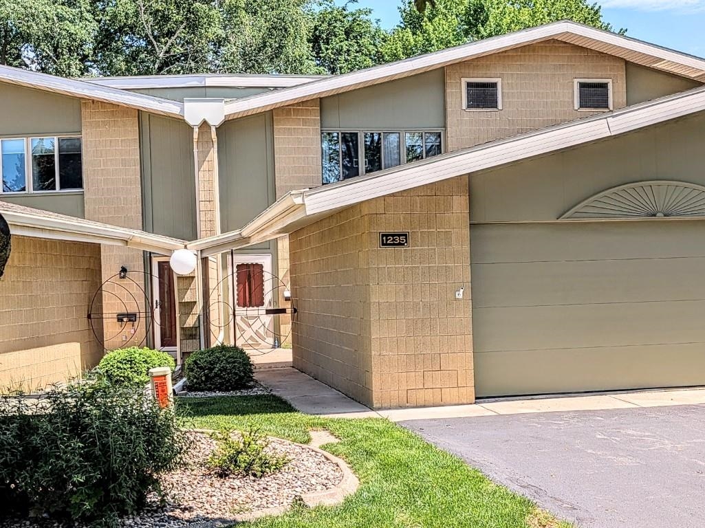 1235 W NICOLET CERCLE Appleton Wisconsin United States, for Sale, residential,  , Fireside Realty LLC
