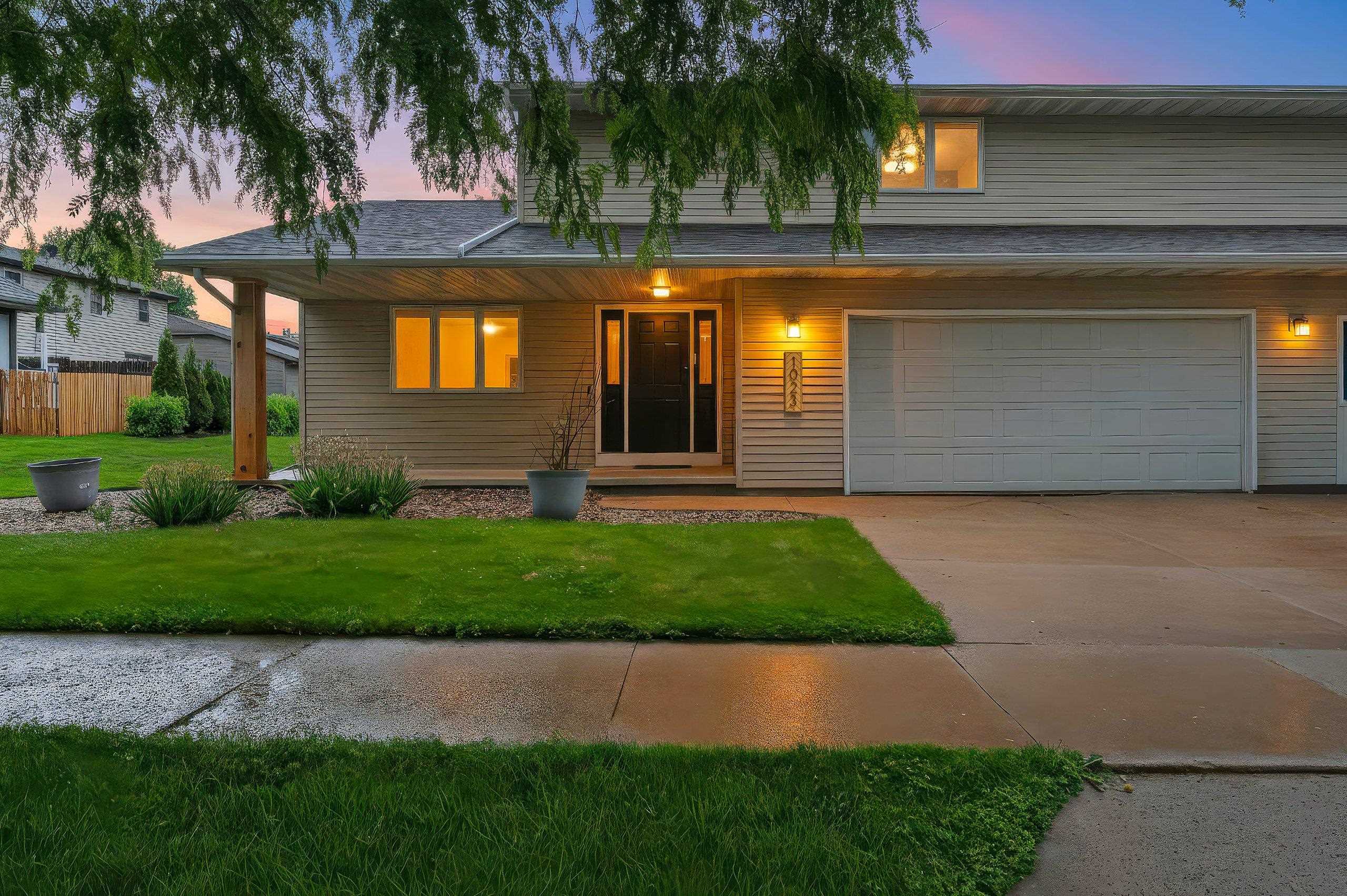 1023 W RIDGEVIEW Drive Appleton Wisconsin United States, for Sale, residential,  , Fireside Realty LLC