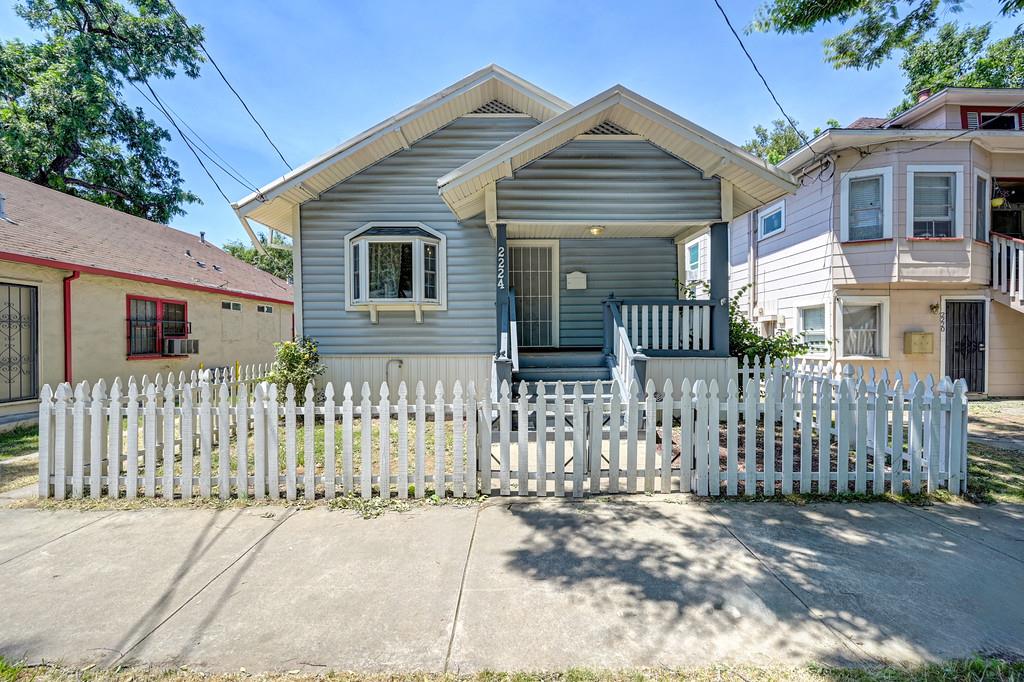 2224 17th Street Sacramento California United States, for Sale, residential, , Royalty Property Management & Realty