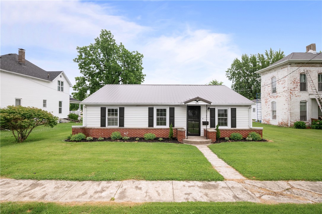 611 S 6th Street Marshall Illinois United States, for Sale, residential, Reuben Stence, Stence Realty Team