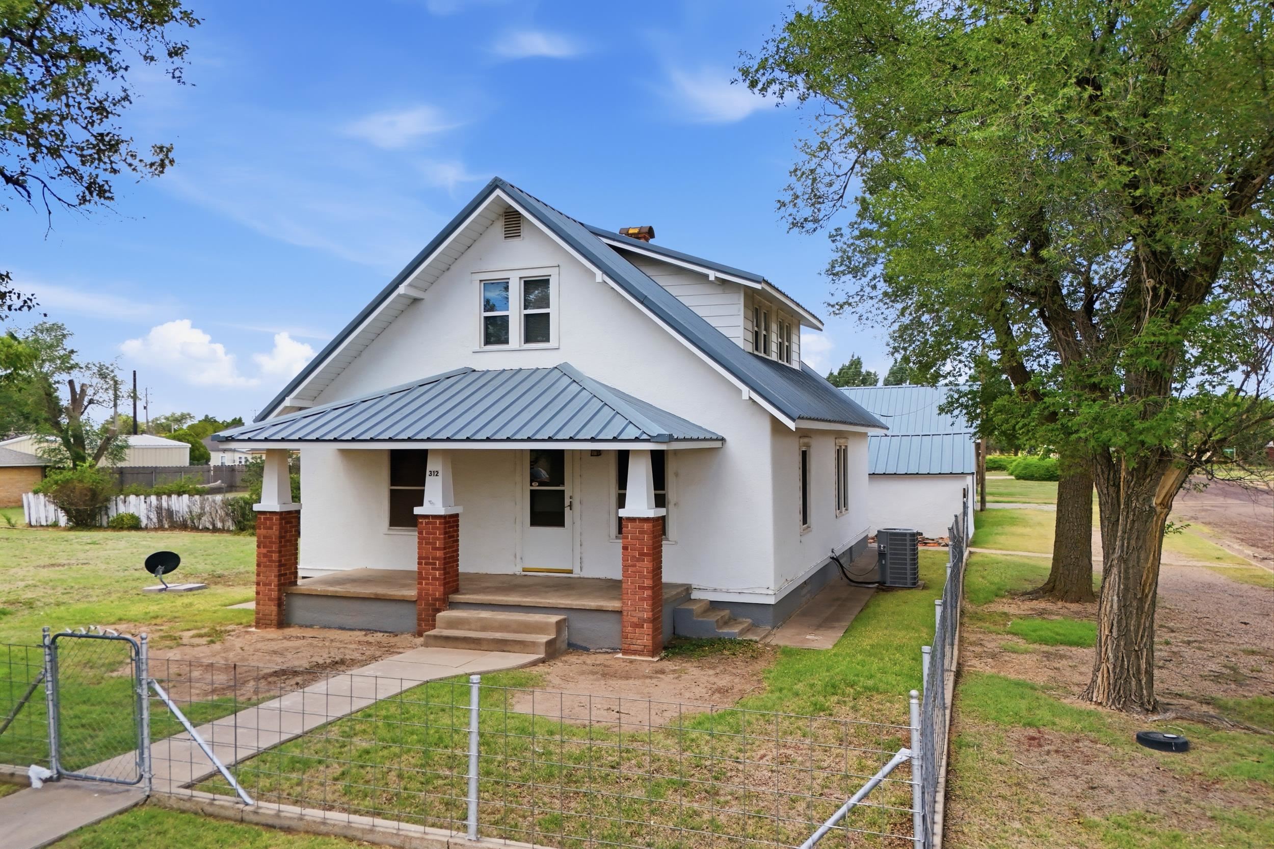 312 Lincoln Street Hooker Oklahoma United States, Sale Pending, residential,  , Herbel Real Estate LLC