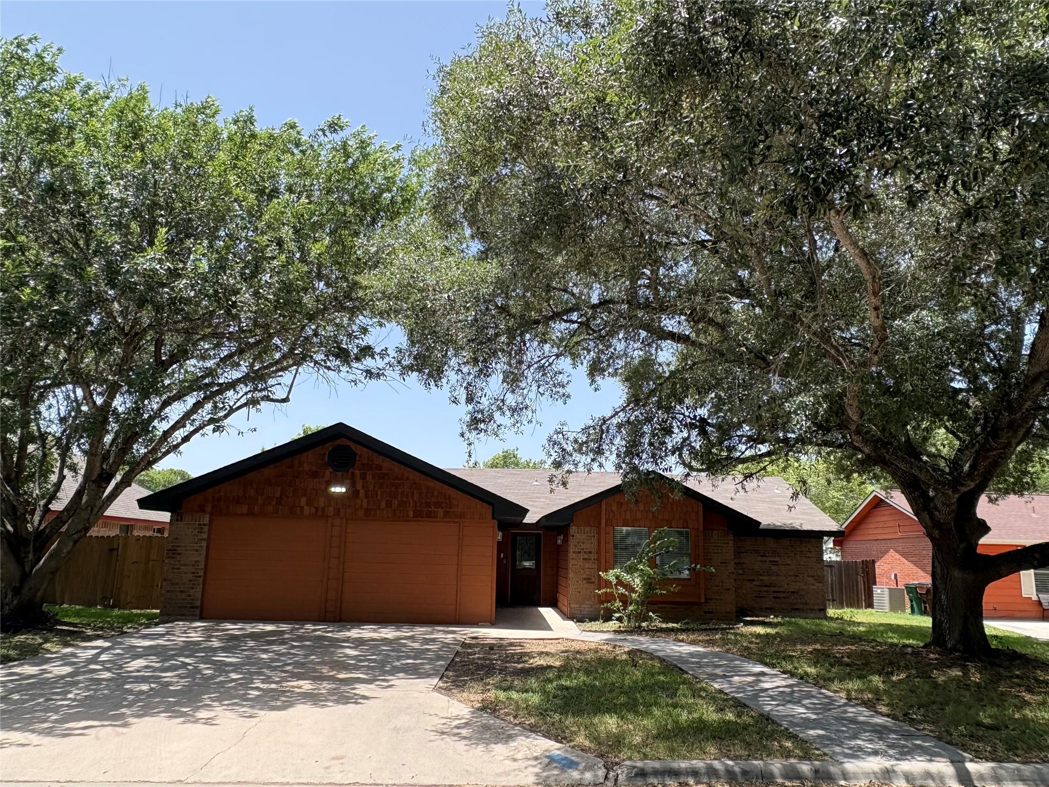 1009 Bowie ST Lockhart Texas United States, for Sale, residential, , Link Realty, LLC