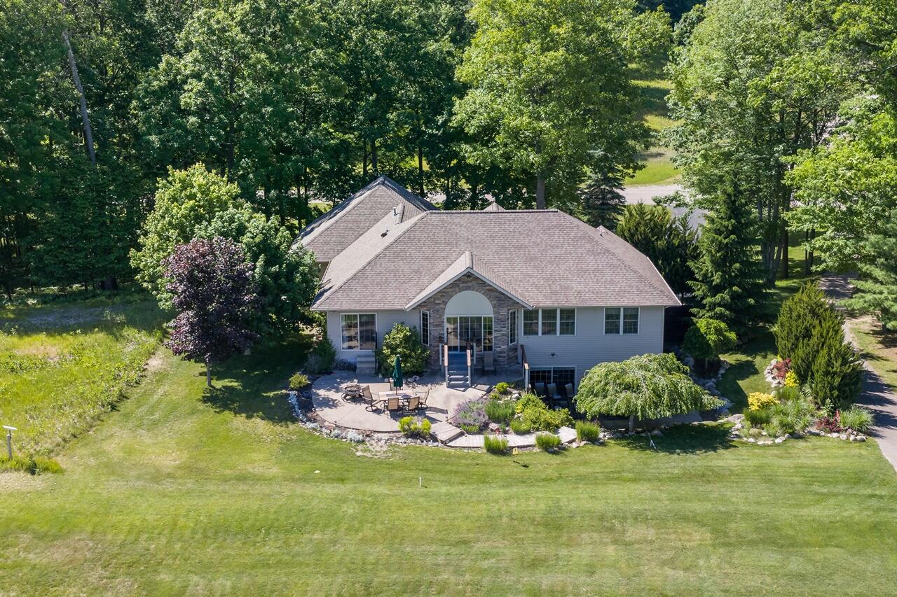 9482  Stonebridge Dr Canadian Lakes Michigan United States, for Sale, residential, Demo Agent, InCom Real Estate - New Demo Office