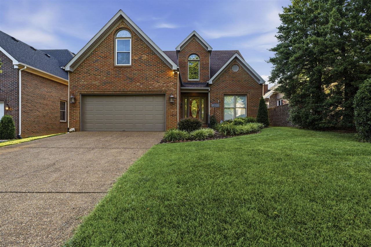 1055 St Andrews Circle Bowling Green Kentucky United States, for Sale, residential, Adam  Hanes, LPT Realty