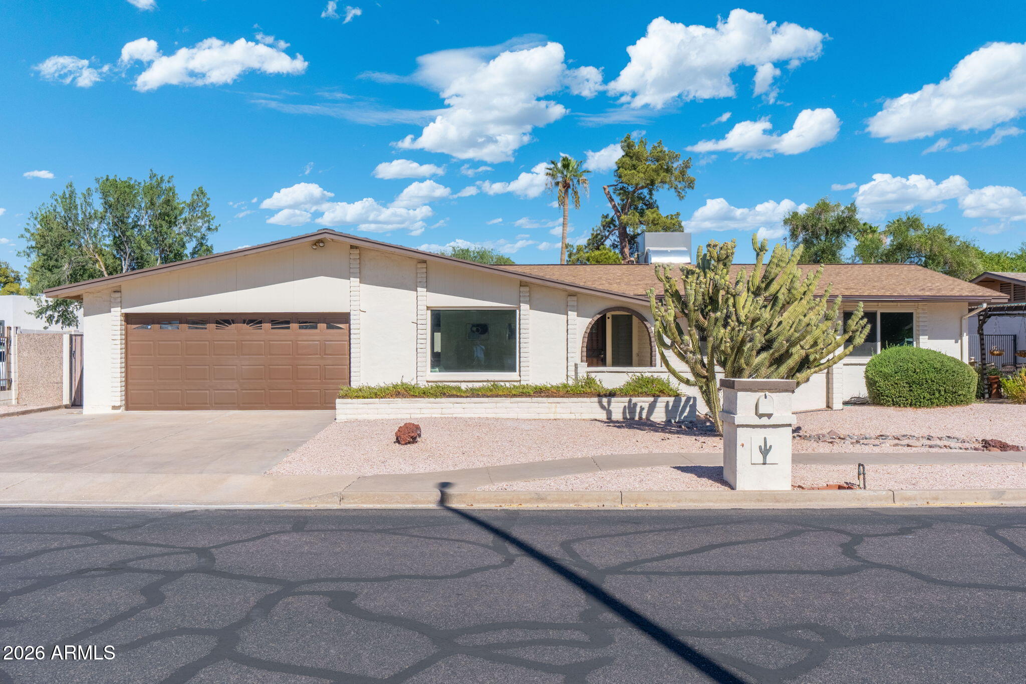 2531 W CAMPO ALEGRE Circle Mesa Arizona United States, for Sale, residential, Laura Davis, CNREN at Real Broker