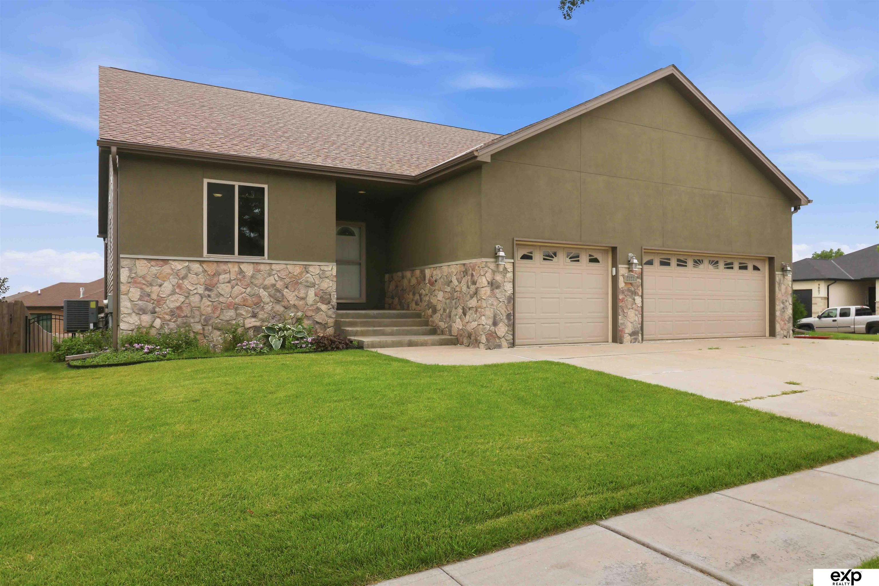 2727 Shadowbrook Drive Lincoln Nebraska United States, for Sale, residential,  , Wolf Professional Realty PC