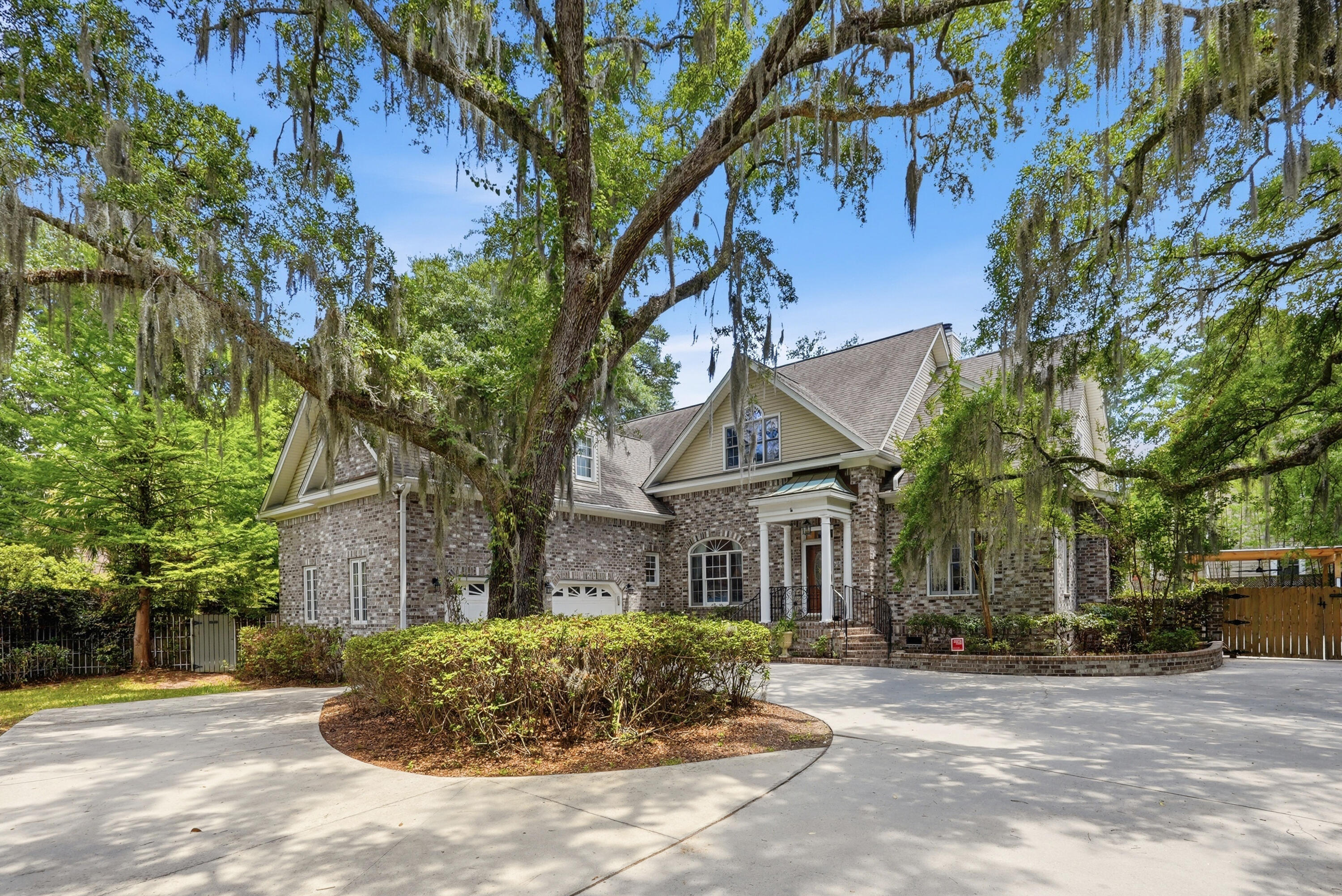 2335 Eades Lane Charleston South Carolina United States, Sale Pending, residential, Bobbie  Rose, Keller Williams Realty Charleston/West Ashley