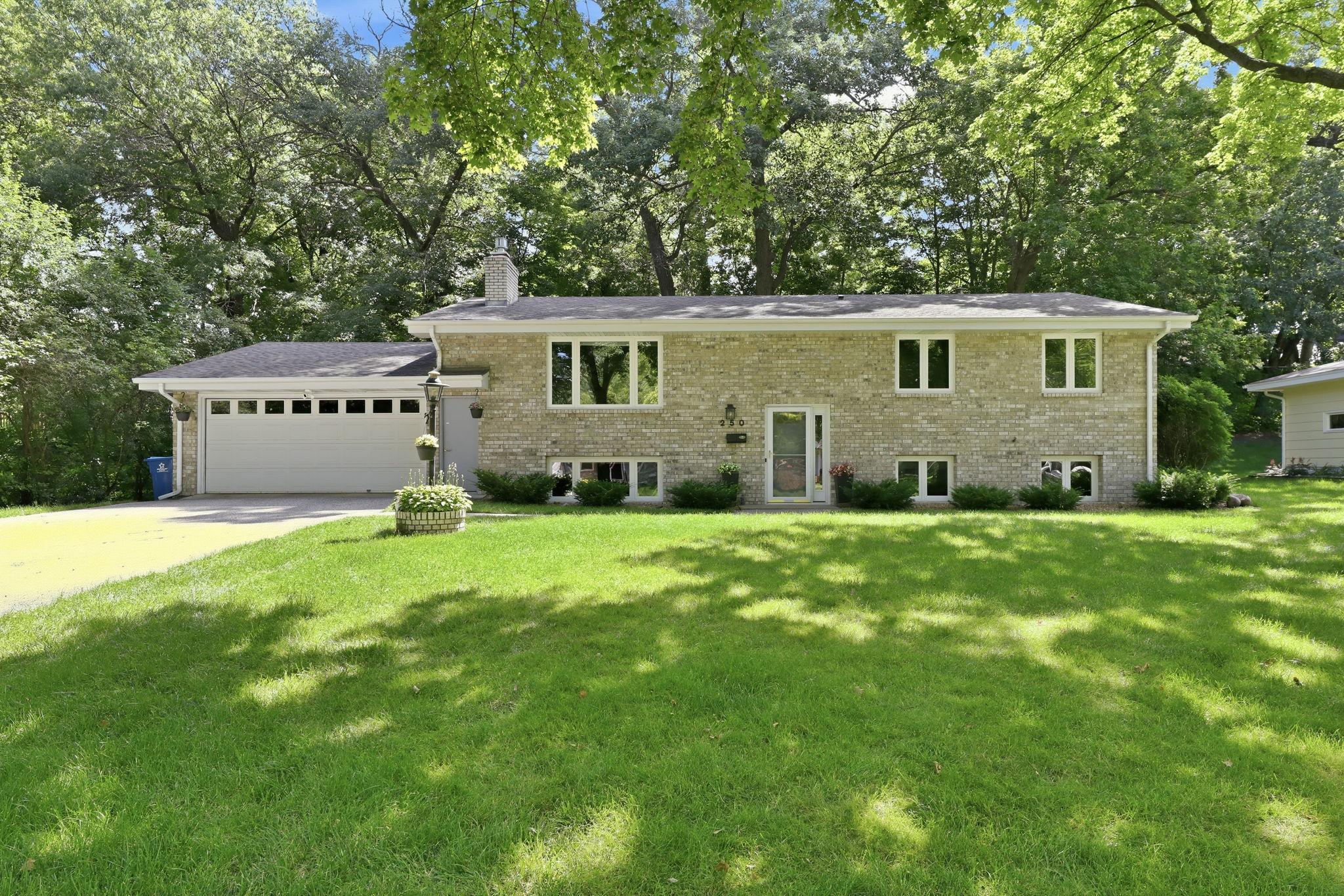 250 Glenbrook Road Wayzata Minnesota United States, for Sale, residential, Kathy Sawicki, Coldwell Banker Realty