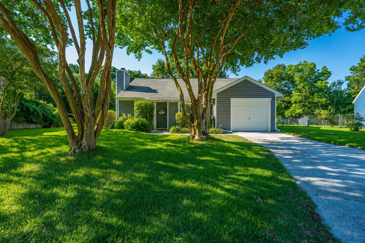 995 Oakcrest Drive Charleston South Carolina United States, for Sale, residential, Bobbie  Rose, Keller Williams Realty Charleston/West Ashley