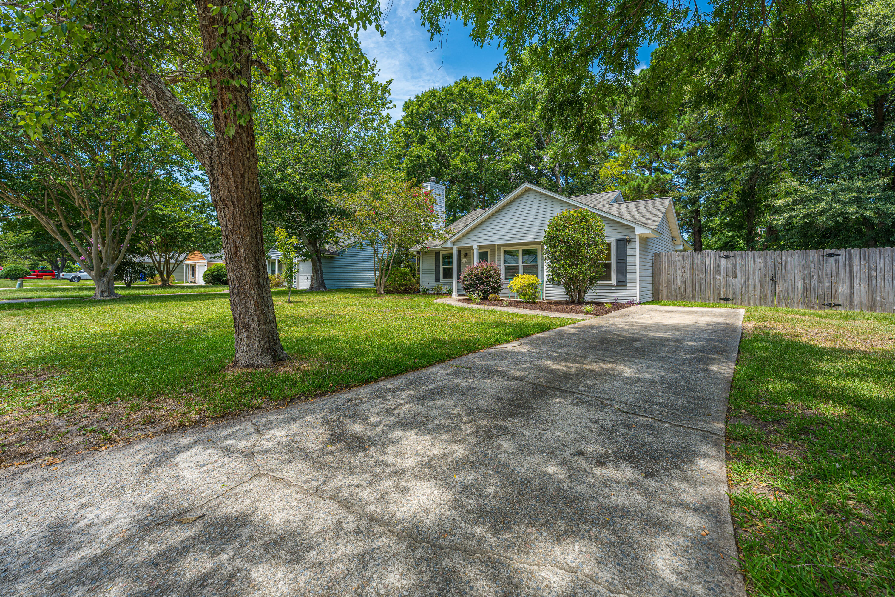1141 Oakcrest Drive Charleston South Carolina United States, Sale Pending, residential, Bobbie  Rose, Keller Williams Realty Charleston/West Ashley
