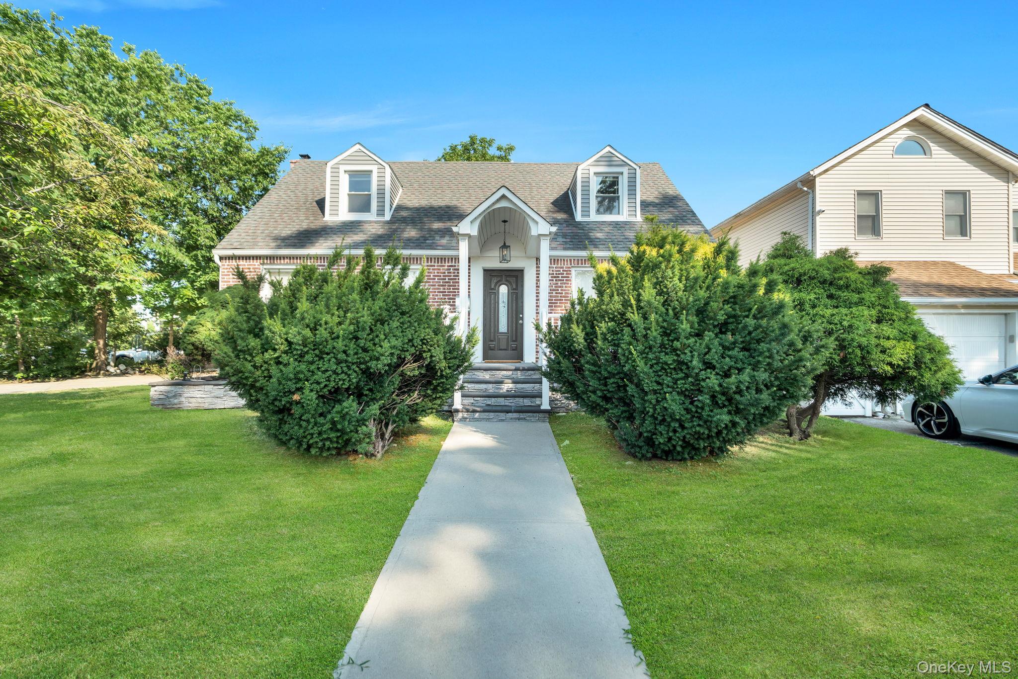 102 Strattford Road New Hyde Park New York United States, for Sale, residential, Mona Smith, InCom Demo Office