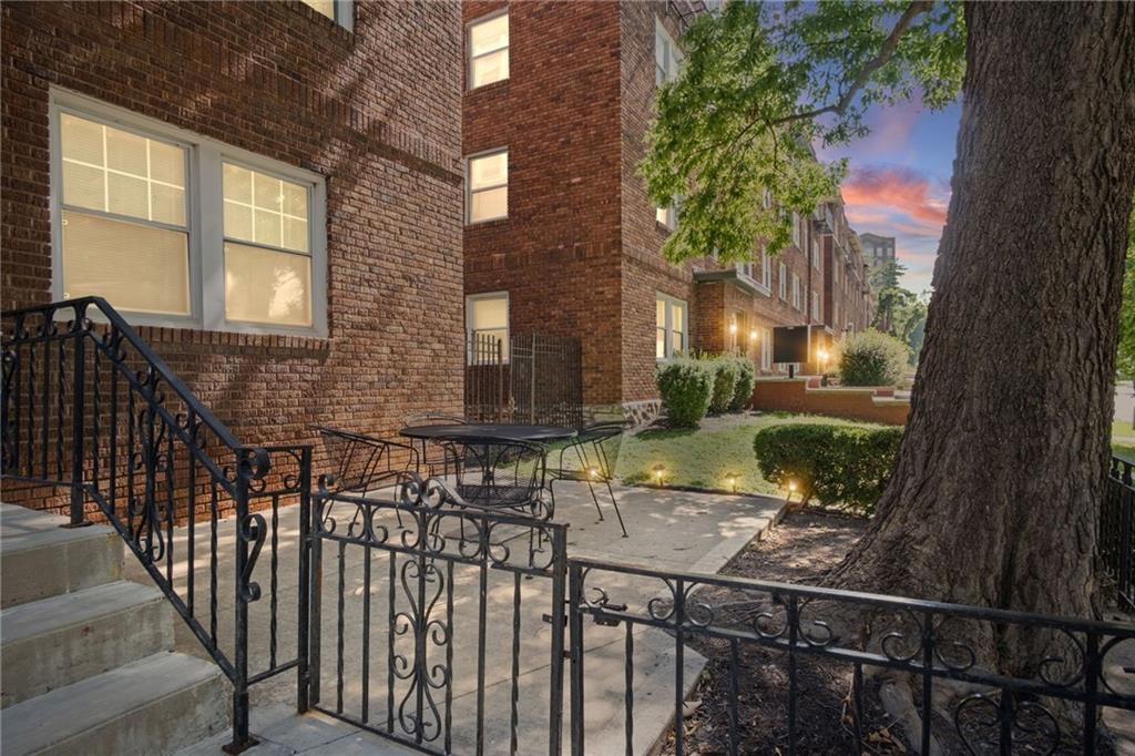212 Emanuel Cleaver II Boulevard APT 2 West Kansas City Missouri United States, for Sale, residential, Crystal Bade, Boveri Realty Group