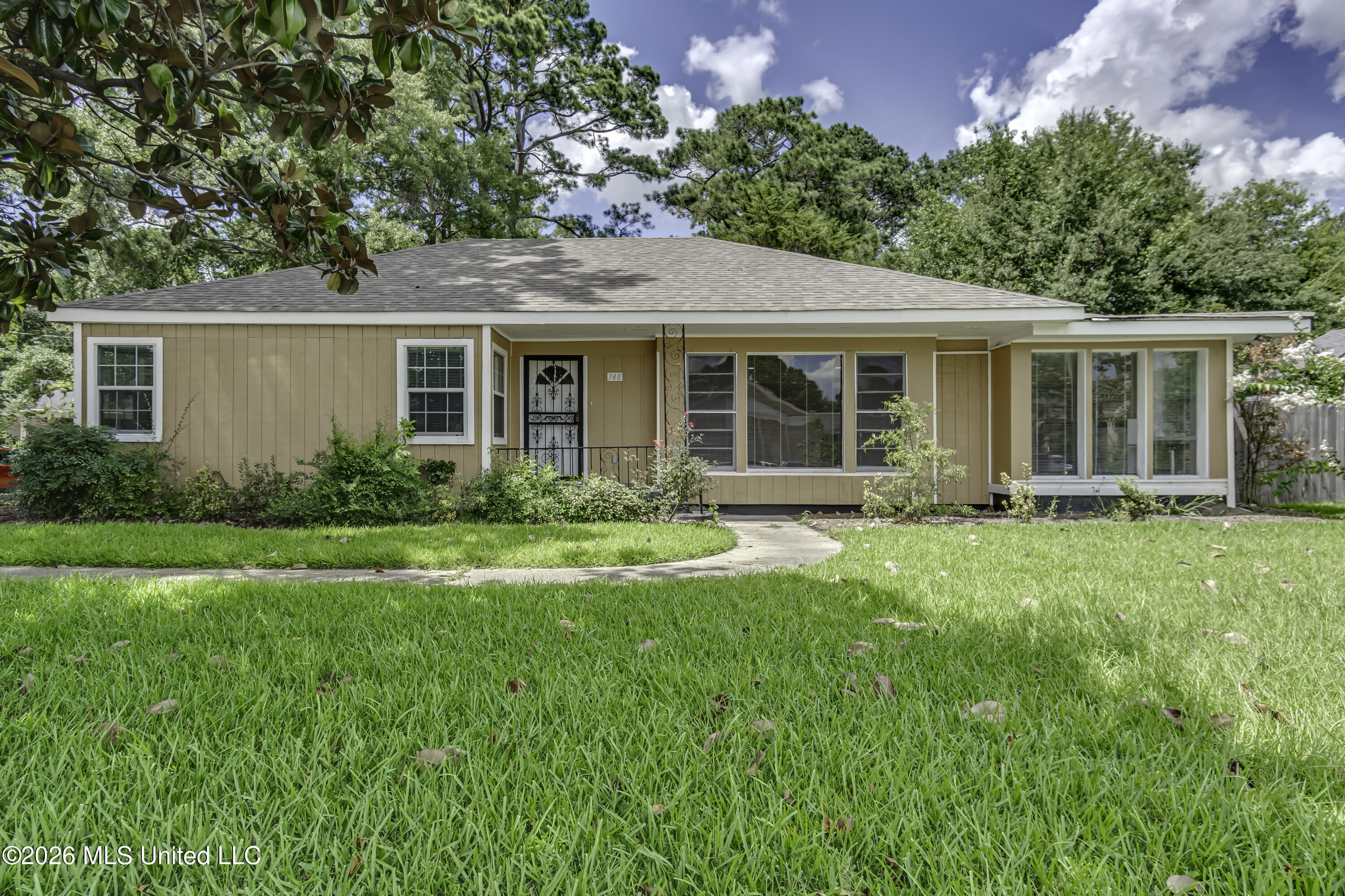 748 E Northside Drive Jackson Mississippi United States, for Sale, residential, Jessica McLaurin, Rezults Realty, LLC