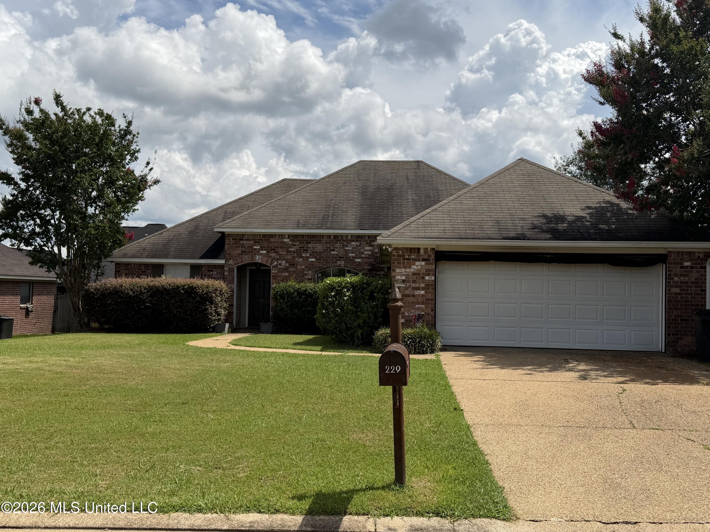 229 Camelot Way Brandon Mississippi United States, for Sale, residential, Jessica McLaurin, Rezults Realty, LLC