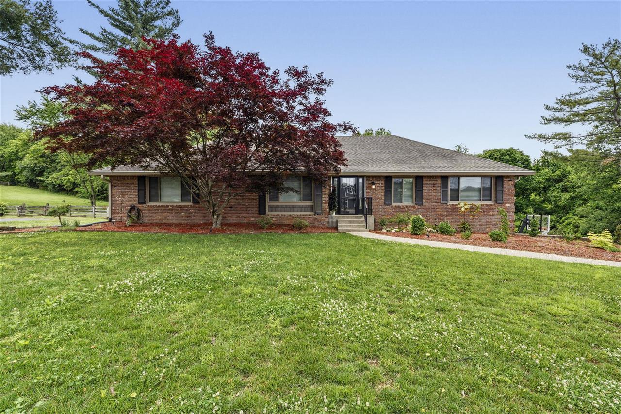127 Ridgewood Court Bowling Green Kentucky United States, for Sale, residential, Adam Hanes, LPT Realty