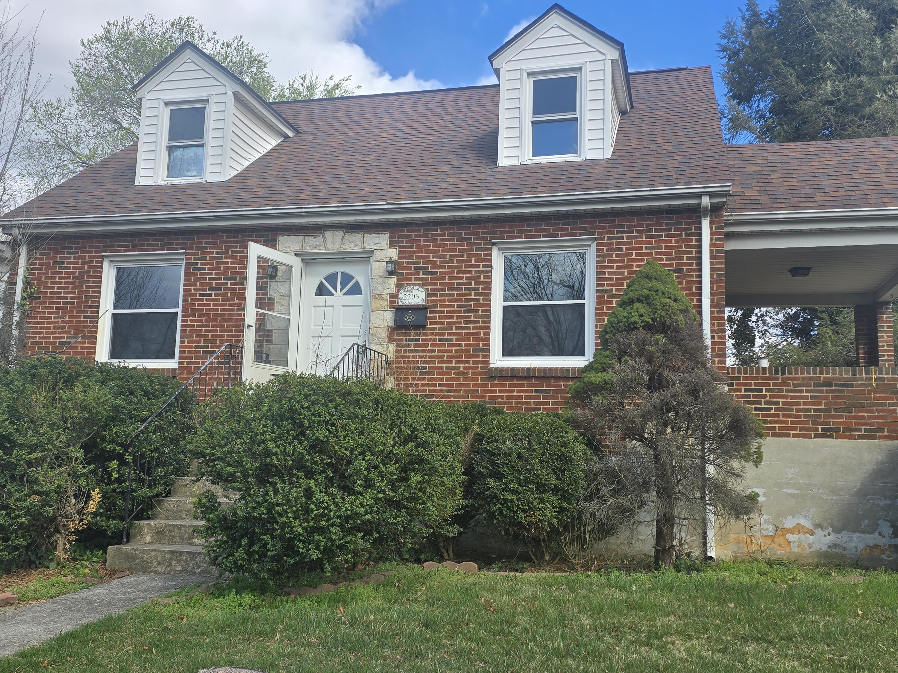 2205 Larchwood ST Roanoke Virginia United States, for Rent, residential,  , Varney Realty Partners