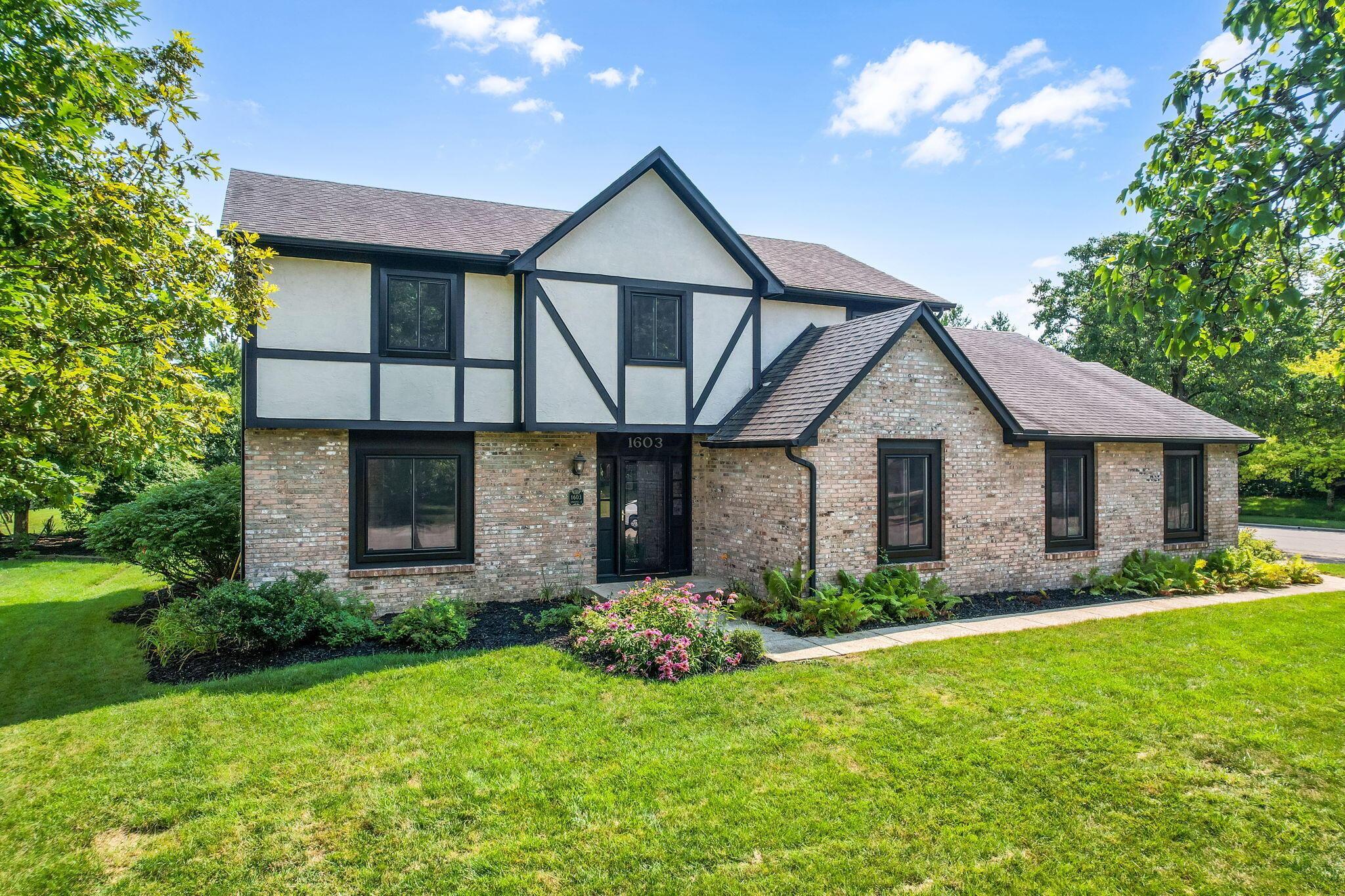 1603 Chippewa Court Grove City Ohio United States, for Sale, residential,  , The Hessenauer Corporation
