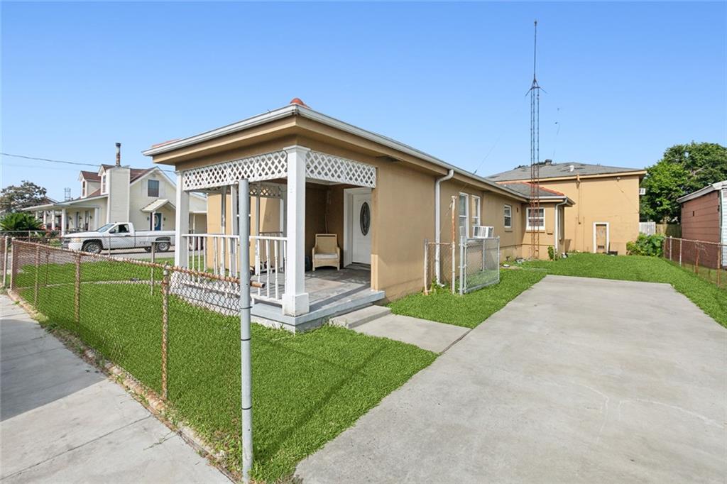 2200 TRIO Street Chalmette Louisiana United States, for Sale, residential,  , 1st BMG REALTY