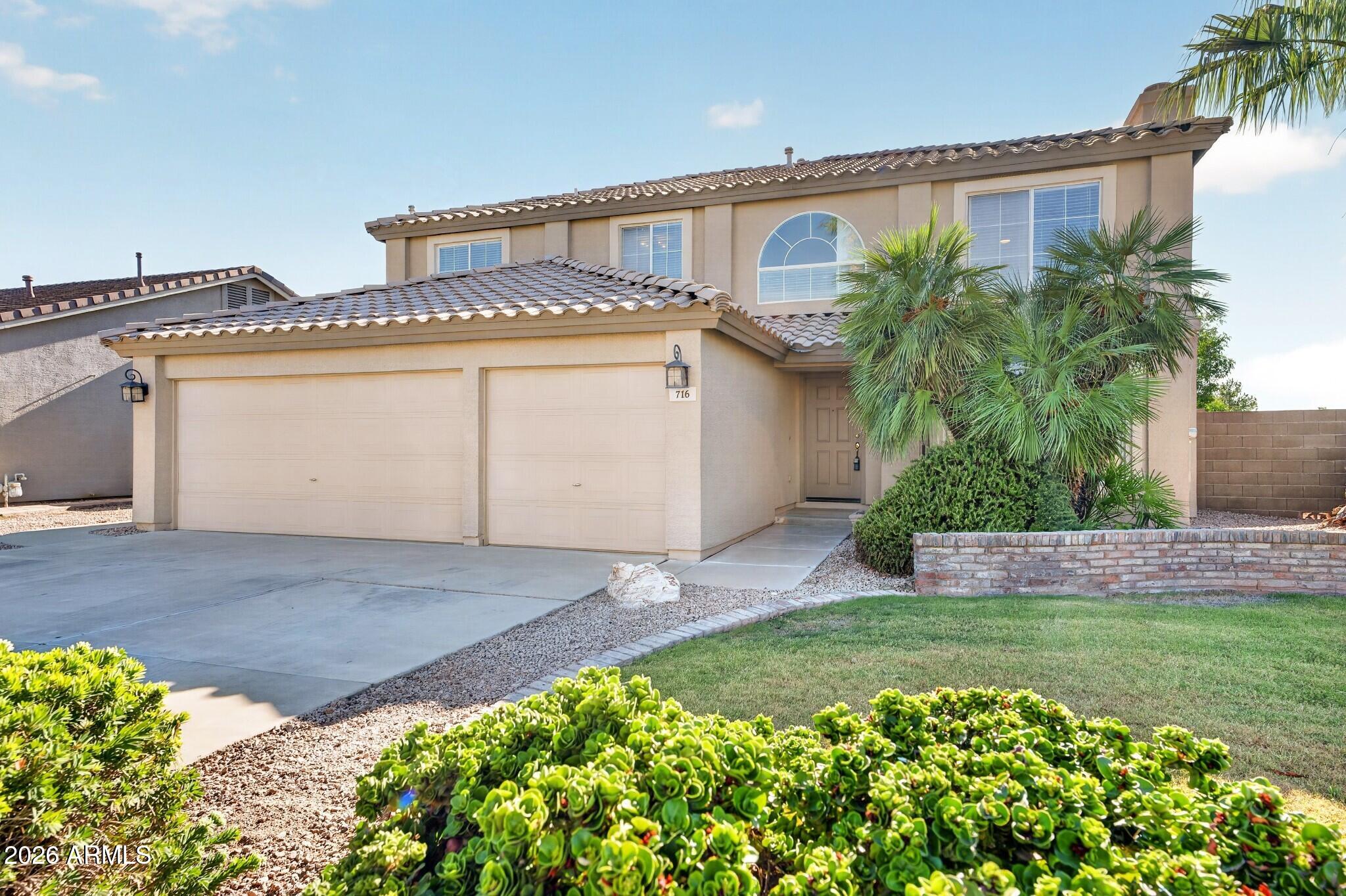716 S CARDINAL Street Gilbert Arizona United States, for Sale, residential, Laura Davis, CNREN at Real Broker