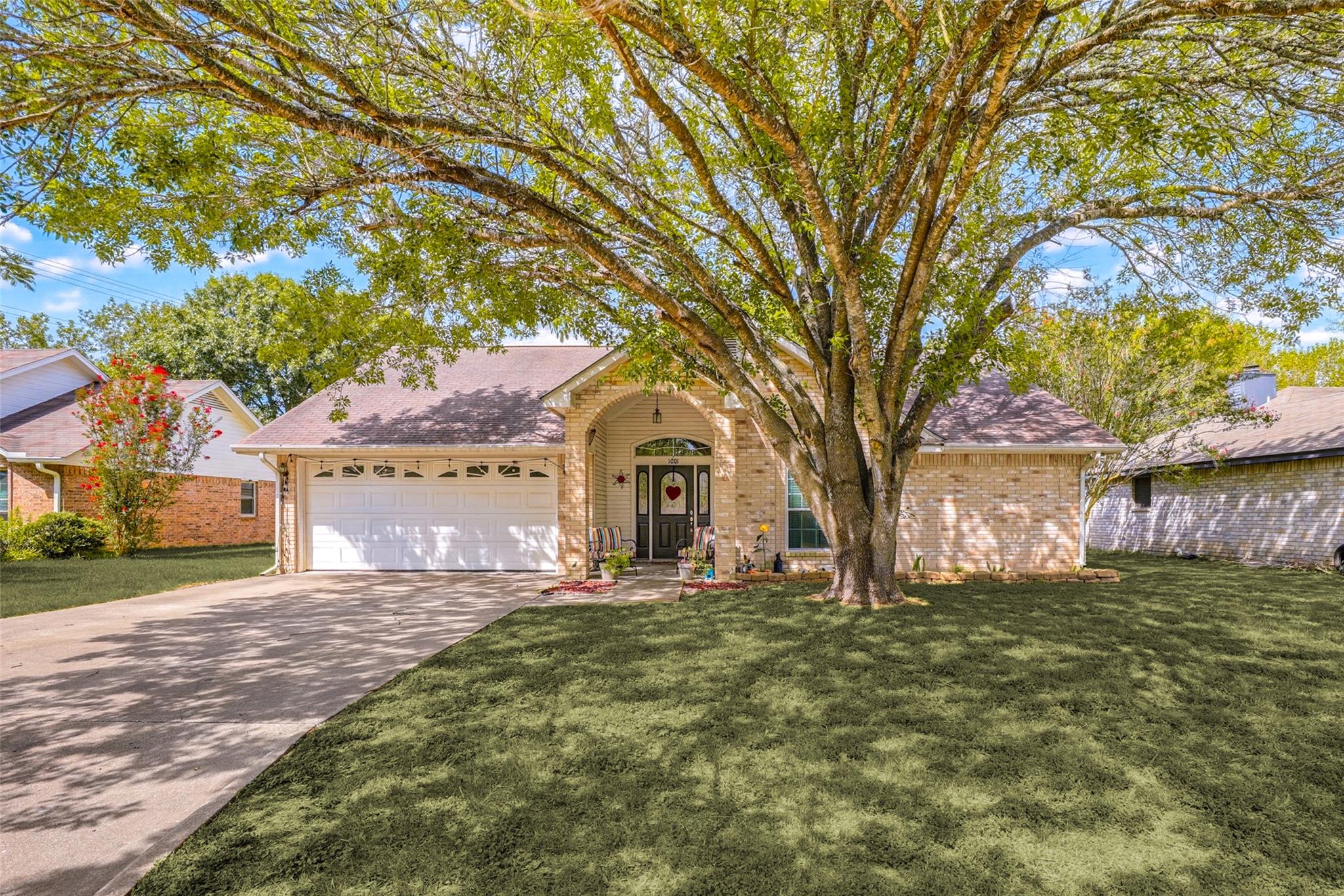 1001 Travis ST Lockhart Texas United States, for Sale, residential,  , Link Realty, LLC