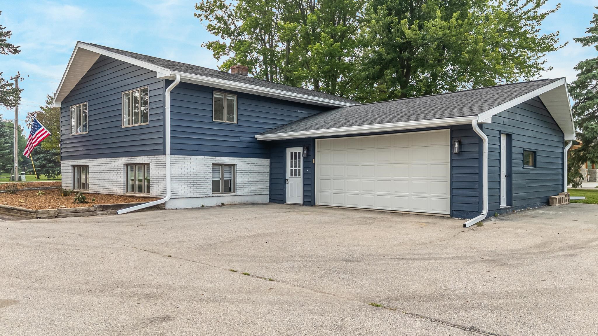 3722 N CASALOMA Drive Appleton Wisconsin United States, for Sale, residential,  , Fireside Realty LLC