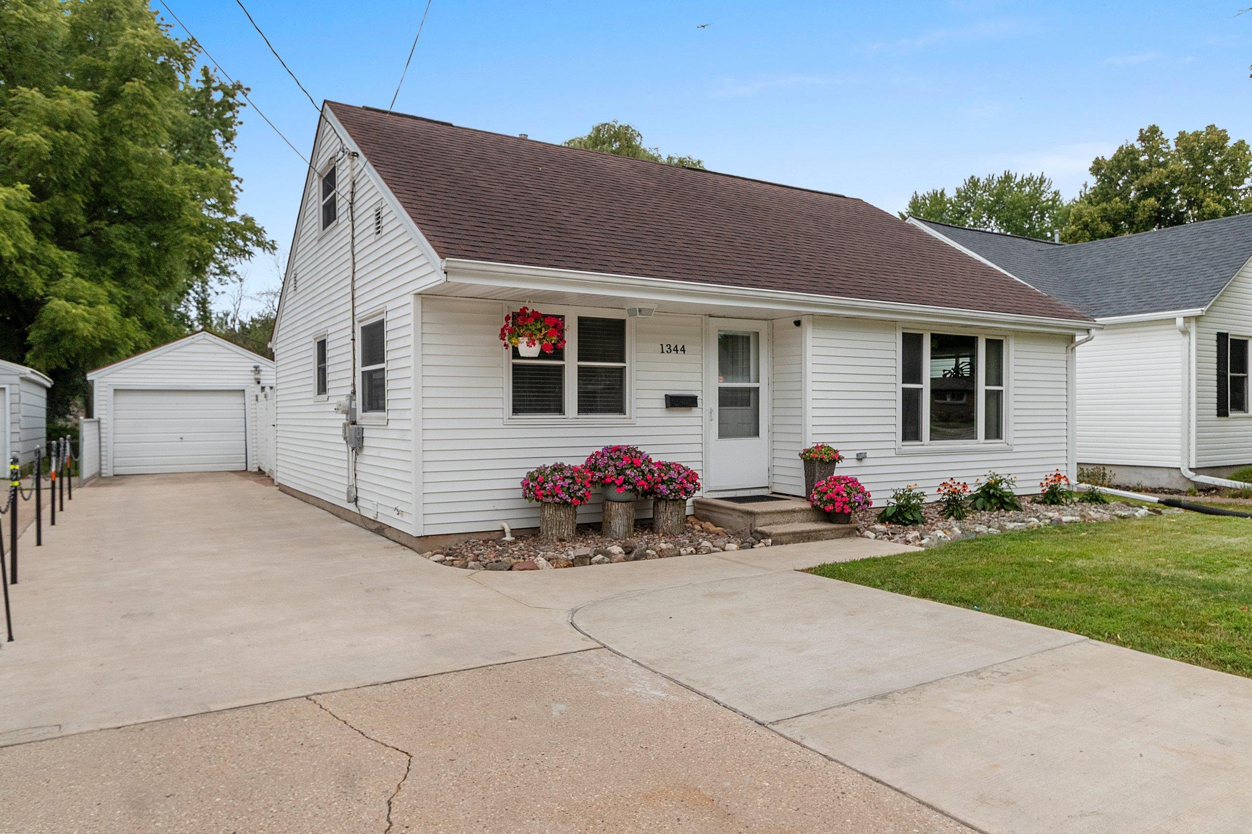 1344 HASTINGS Street Green Bay Wisconsin United States, for Sale, residential,  , Fireside Realty LLC