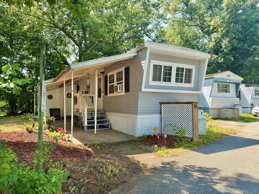 404 Southwick Rd  UNIT 19 Westfield Massachusetts United States, for Sale, residential,  , Media Realty Group Inc.