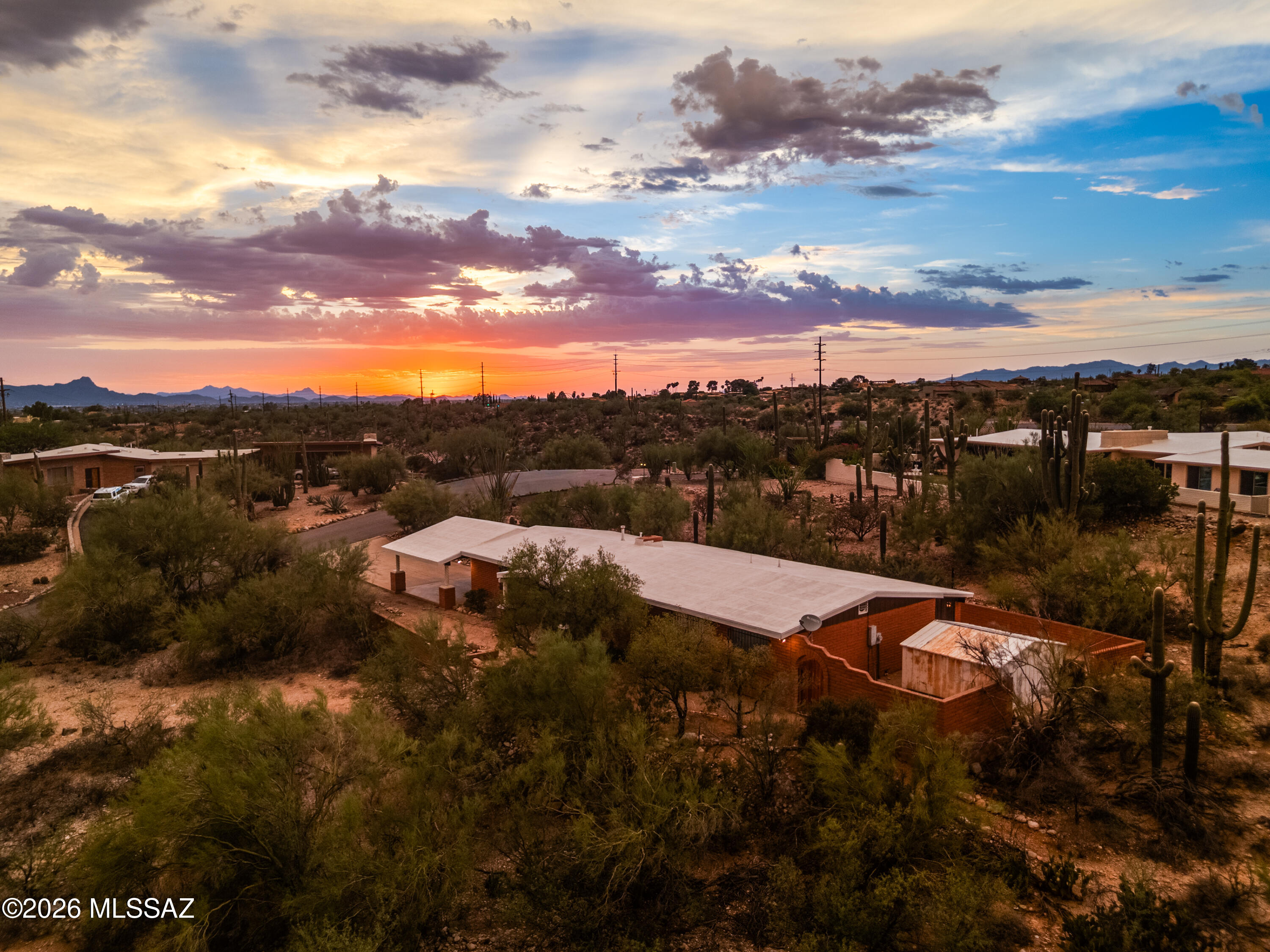 925 E Vía Velitas Tucson Arizona United States, for Sale, residential, Aaron Lieberman, TIERRA ANTIGUA REALTY