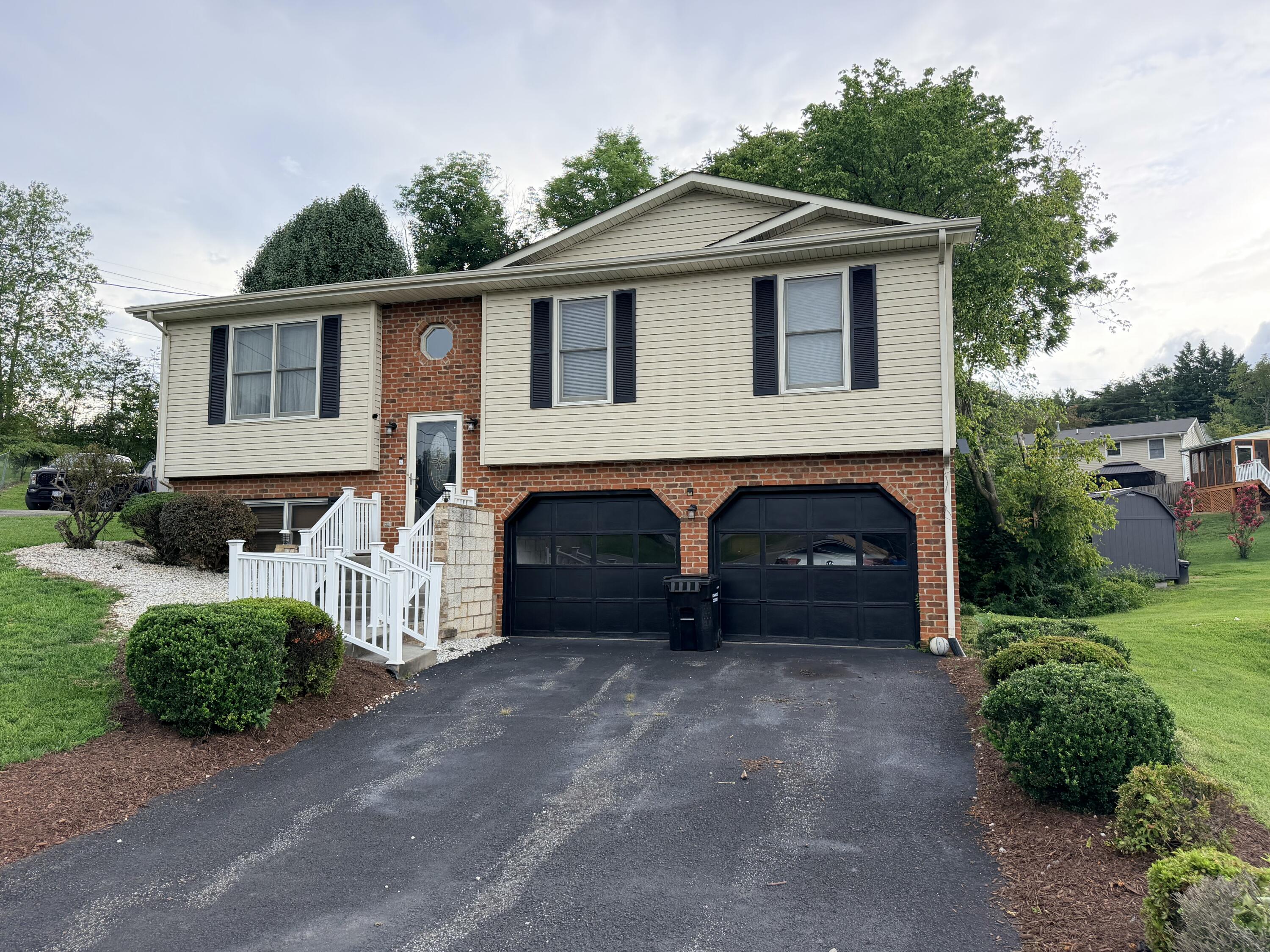 5711 Deputy DR Roanoke Virginia United States, for Sale, residential,  , Varney Realty Partners
