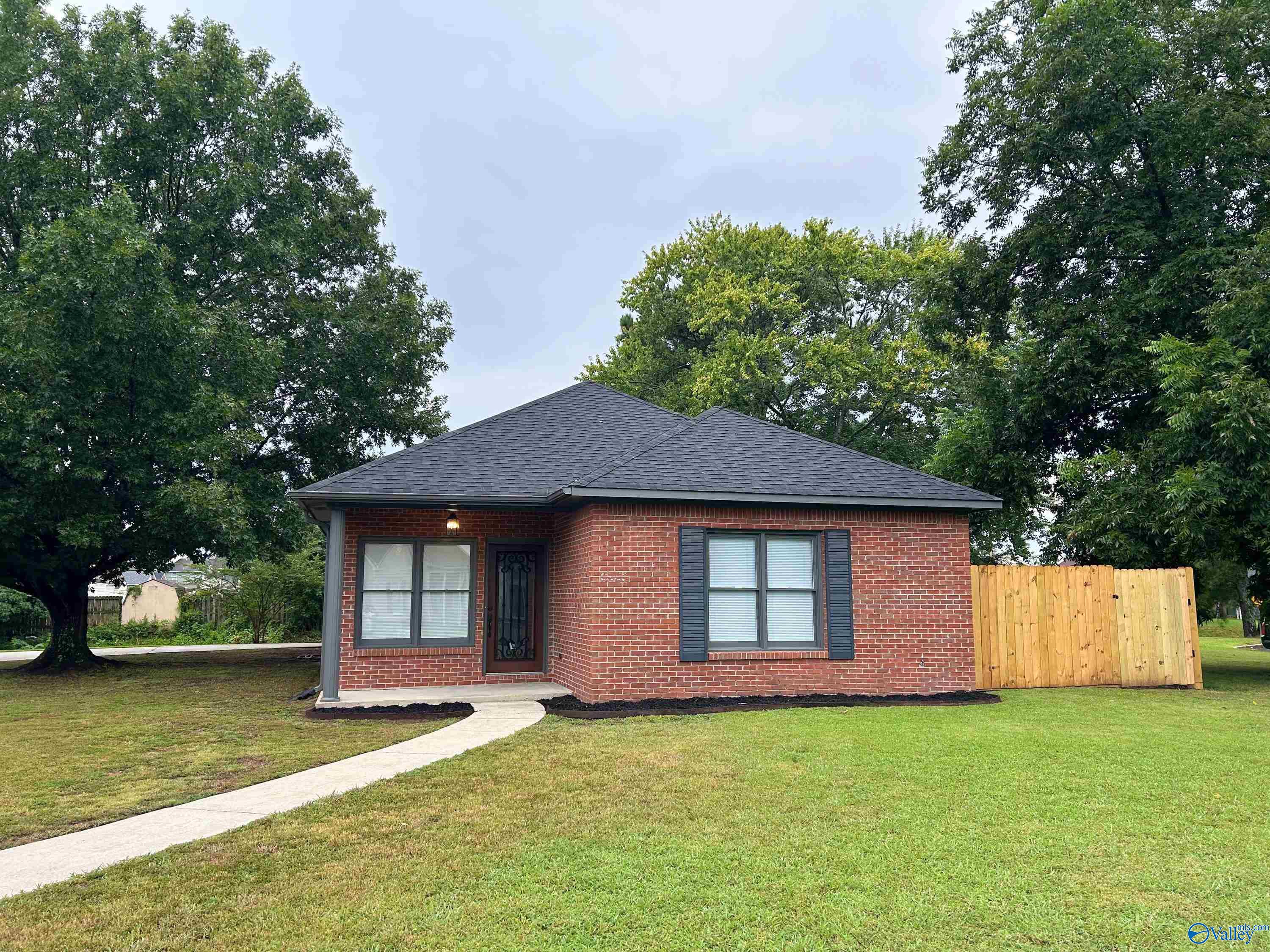 1813 Kathy Lane Court Decatur Alabama United States, for Sale, residential,  , Momentum Realty, LLC
