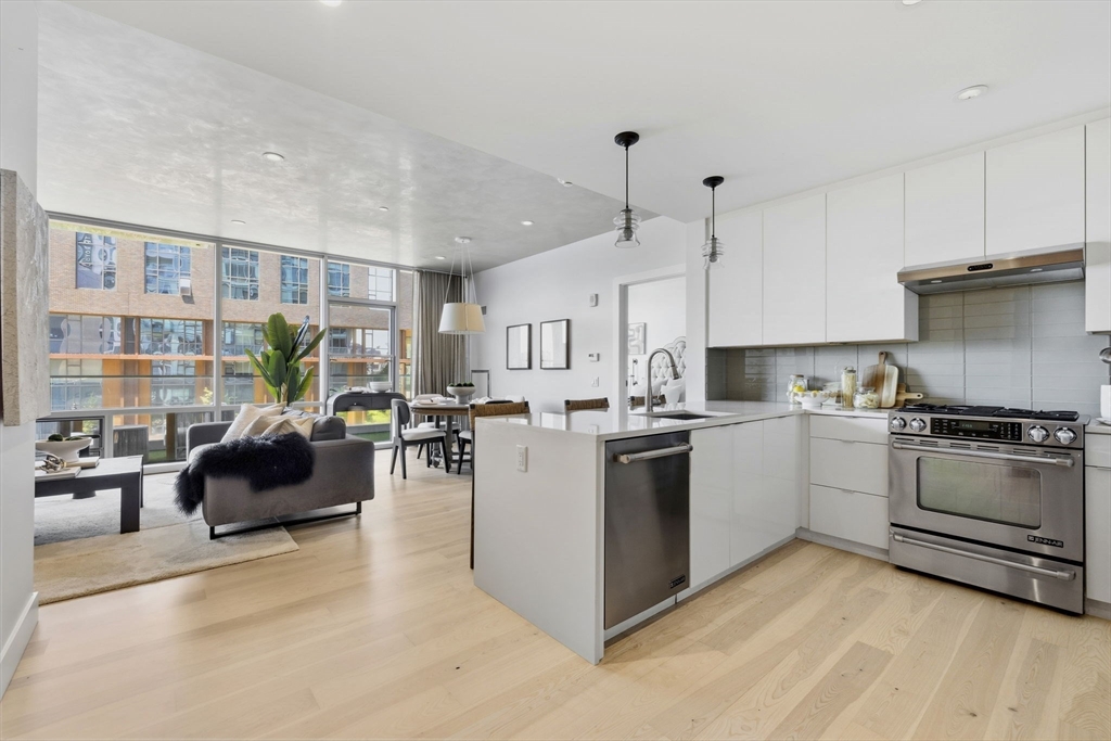 32 Traveler Street  UNIT 303 Boston Massachusetts United States, for Sale, residential, Darcy Bento, South Boston  Realtor Bento Real Estate Group, Bento Real Estate Group, Inc.