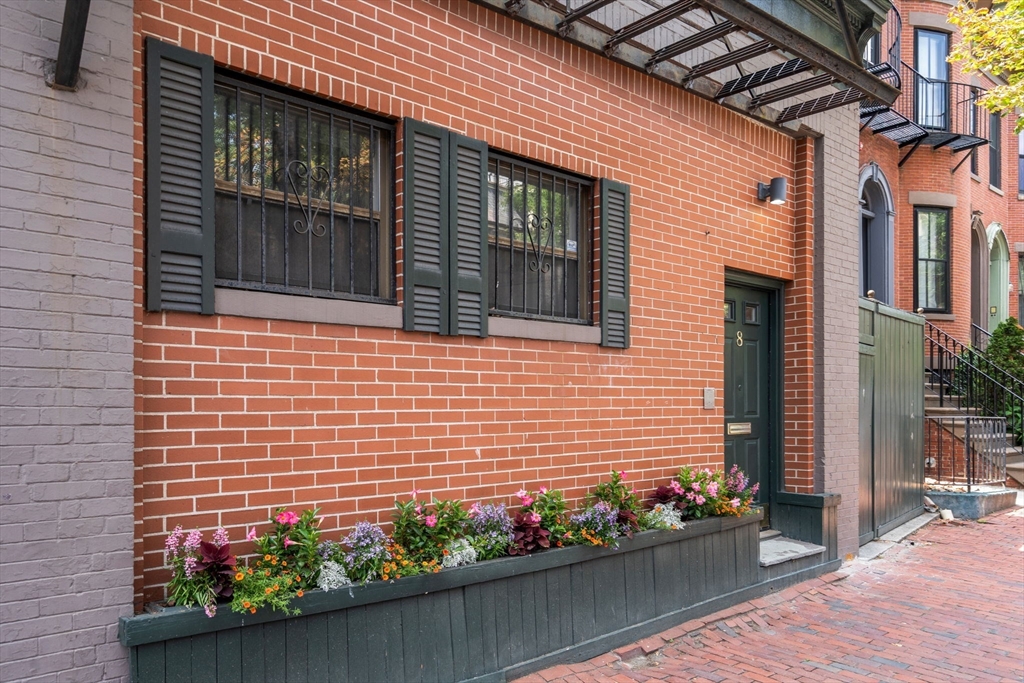 8 Dartmouth Street  UNIT 5 Boston Massachusetts United States, for Sale, residential, Darcy Bento, South Boston  Realtor Bento Real Estate Group, Bento Real Estate Group, Inc.