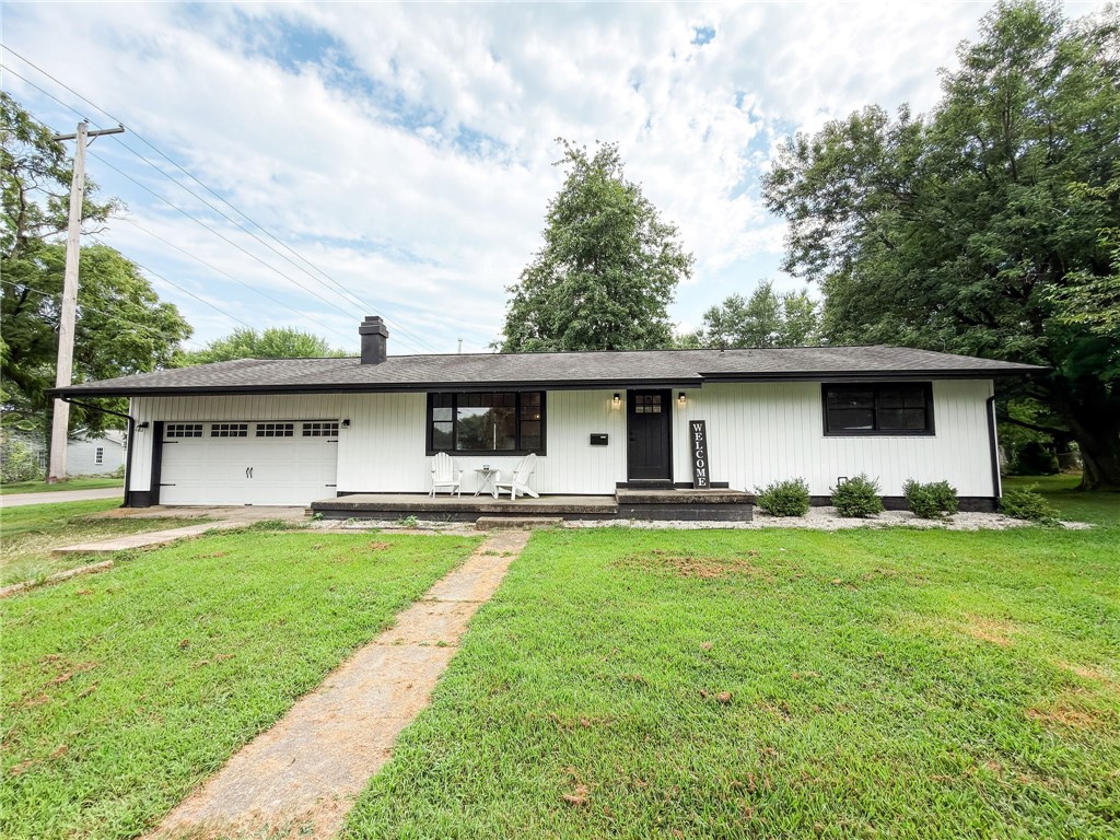 1009 Cherry Street Marshall Illinois United States, for Sale, residential, Reuben Stence, Stence Realty Team