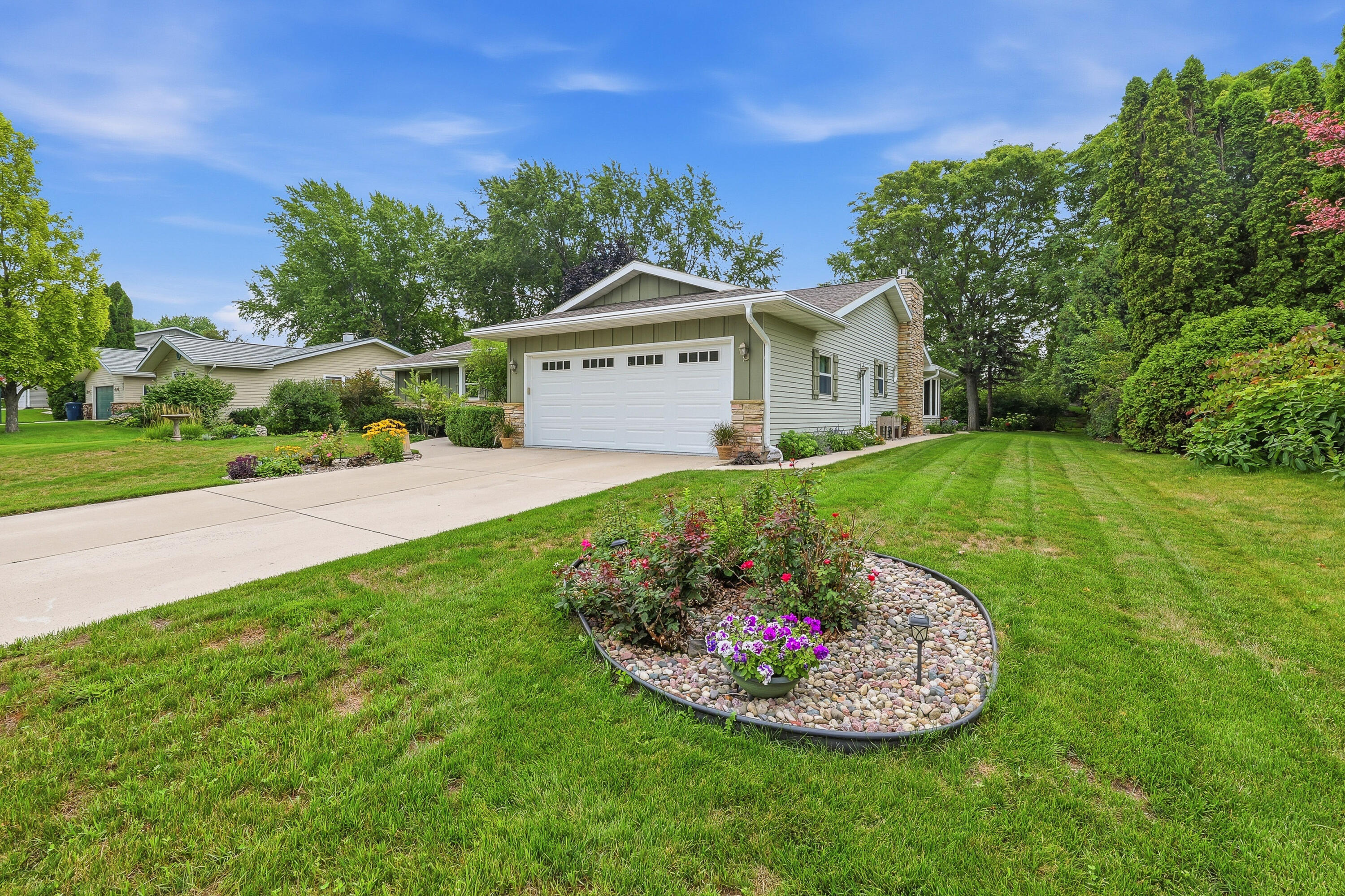 452 Willsher Dr Fond Du Lac Wisconsin United States, Sale Pending, residential,  , Roberts Homes and Real Estate
