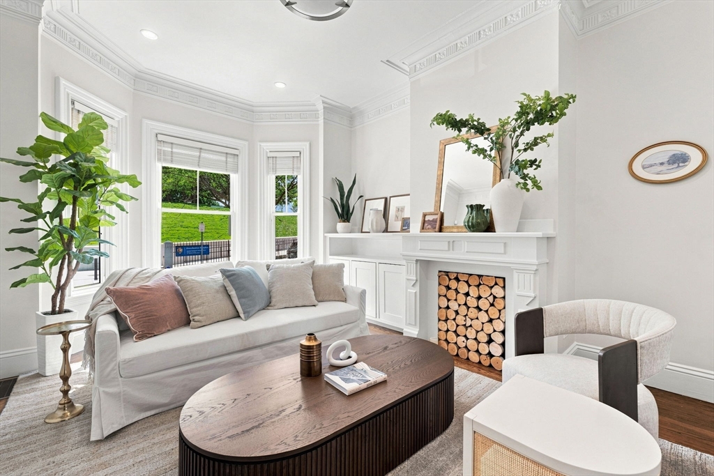 16 Thomas Park  UNIT 1 Boston Massachusetts United States, for Sale, residential, Darcy Bento, South Boston  Realtor Bento Real Estate Group, Bento Real Estate Group, Inc.