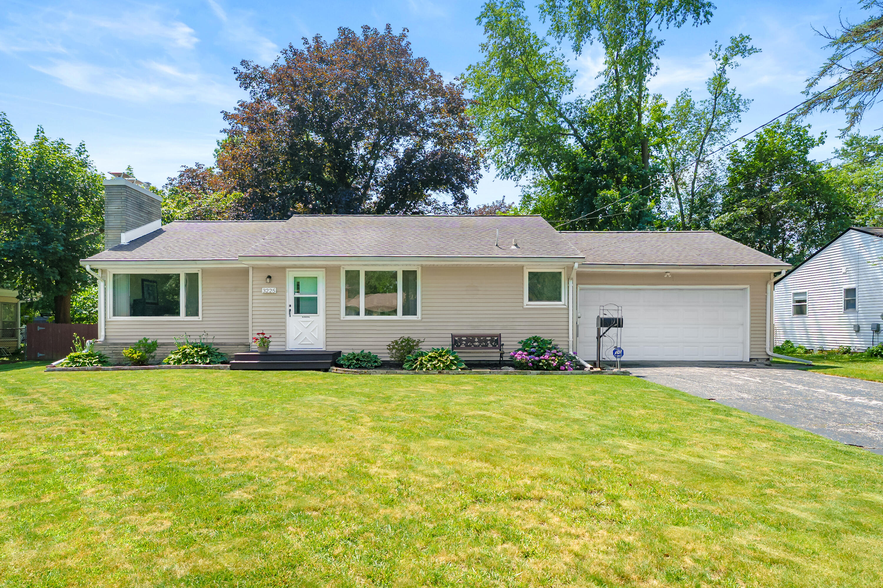 3225 Cranbrook Avenue Kalamazoo Michigan United States, Sale Pending, residential,  , Evenboer-Walton Realtors