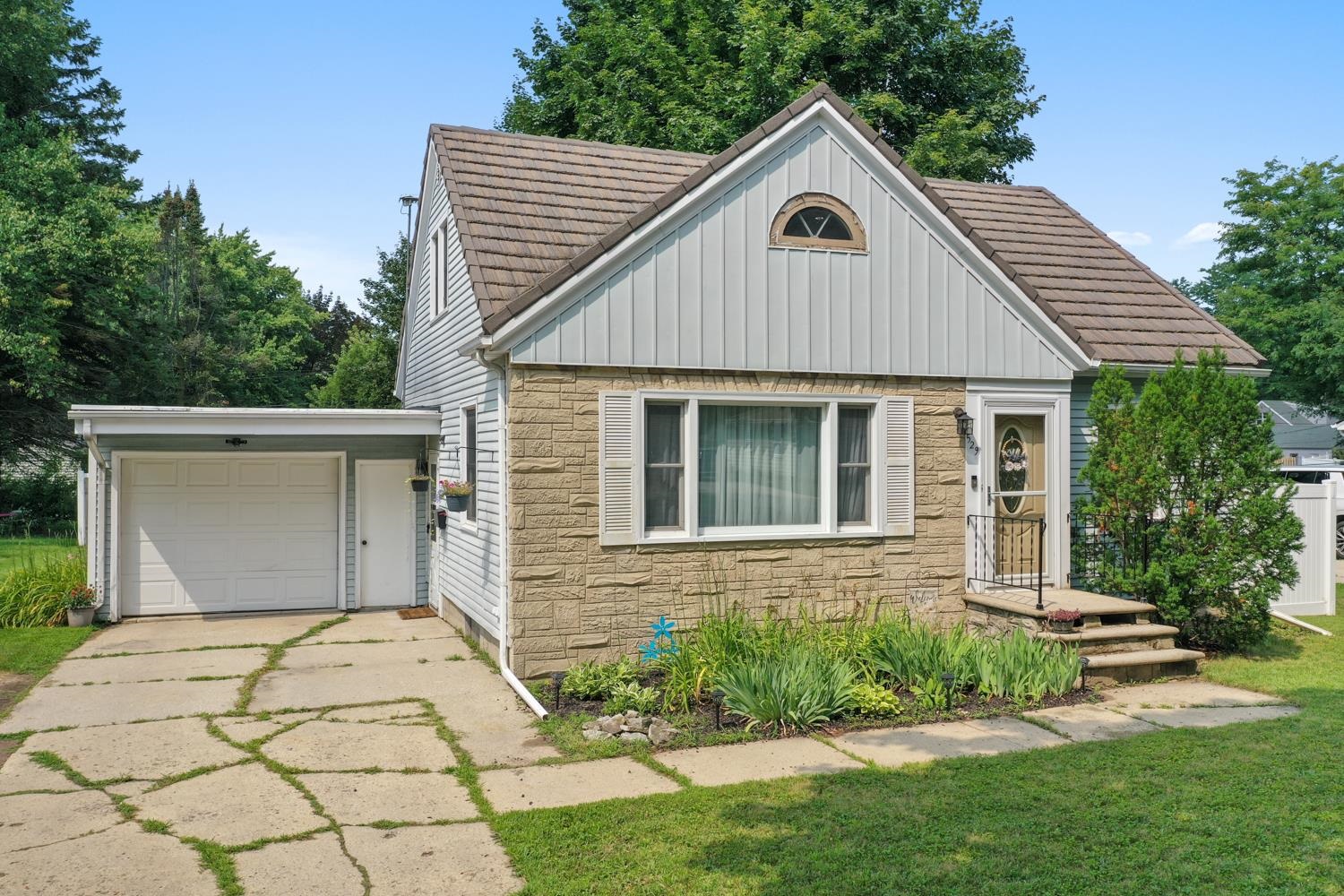 529 NEWTOLS Street Green Bay Wisconsin United States, for Sale, residential,  , Fireside Realty LLC