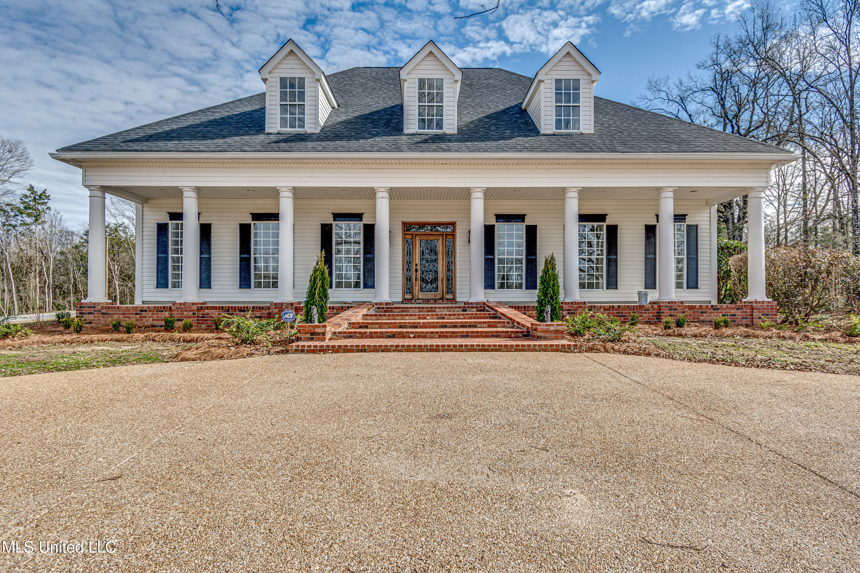 200 Cripple Creek Road Canton Mississippi United States, for Sale, residential, Jessica McLaurin, Rezults Realty, LLC
