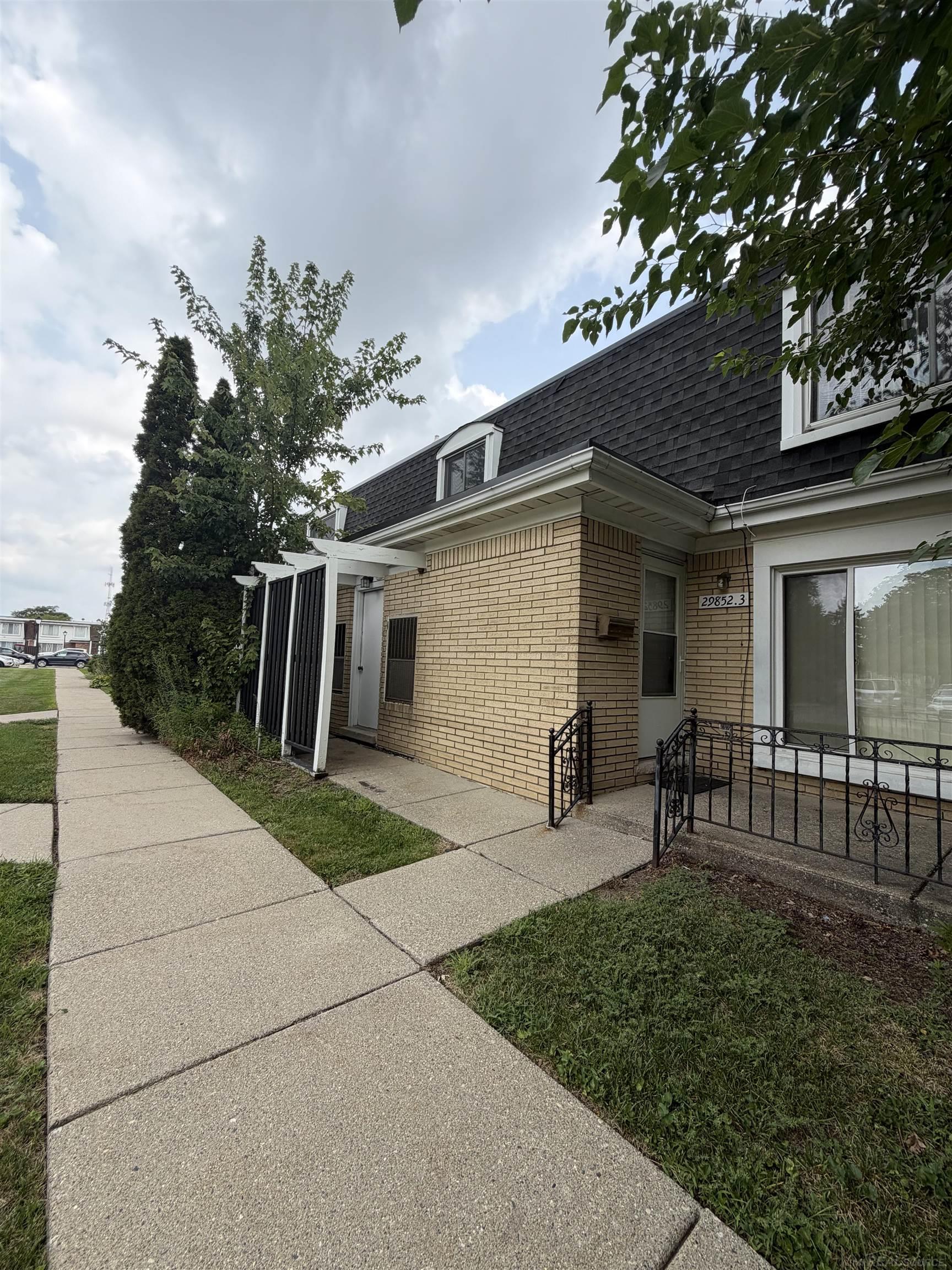 29852 CITY CENTER Drive APT 3 Warren Michigan United States, for Rent, residential,  , Brookstone Realtors