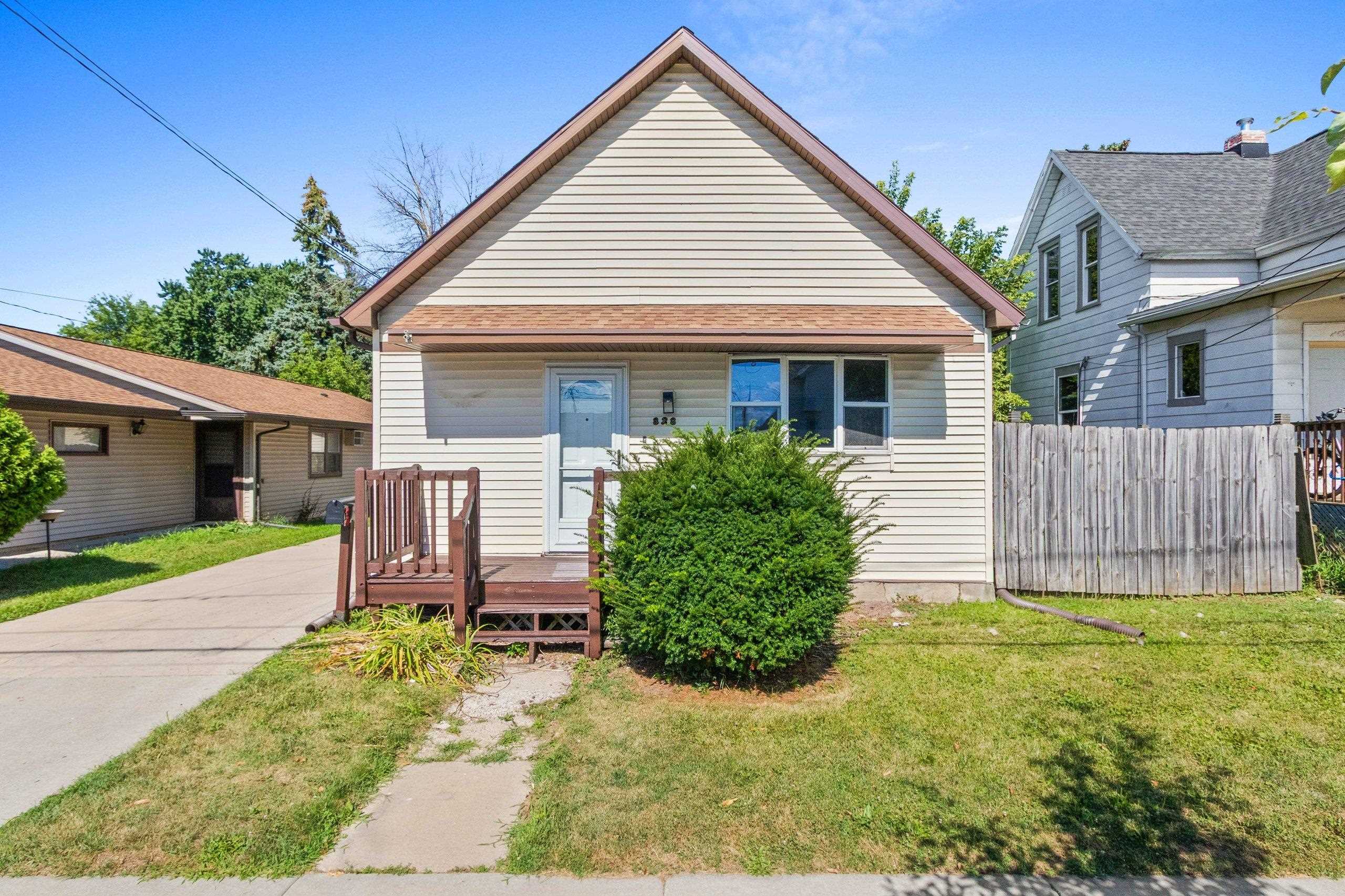 828 S CHESTNUT Avenue Green Bay Wisconsin United States, for Sale, residential,  , Fireside Realty LLC