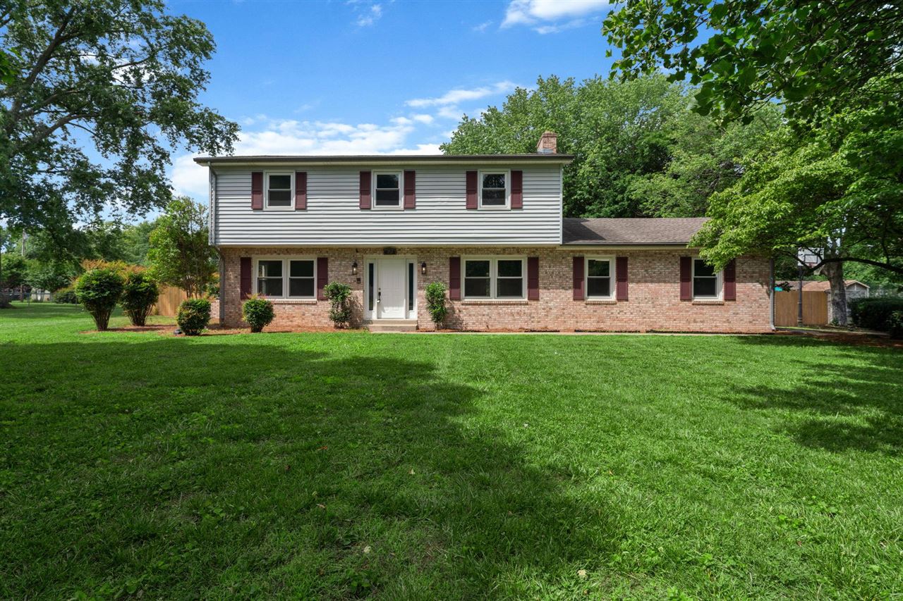 757 Dunbarton Avenue Bowling Green Kentucky United States, for Sale, residential, Adam Hanes, LPT Realty