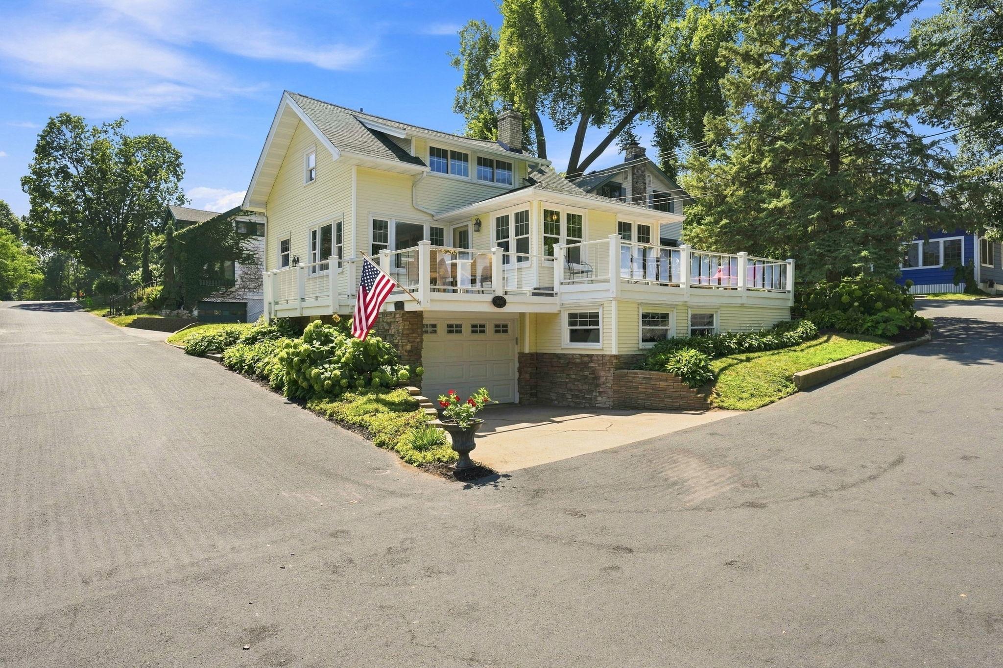 2800 Center Road Wayzata Minnesota United States, for Sale, residential, Kathy Sawicki, Coldwell Banker Realty