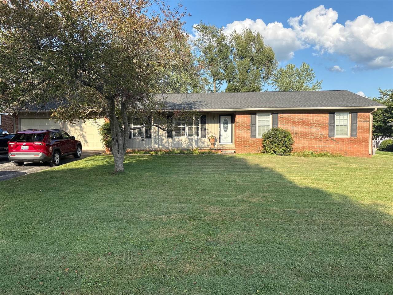 2412 Bluegrass Drive Bowling Green Kentucky United States, for Sale, residential, Adam Hanes, LPT Realty