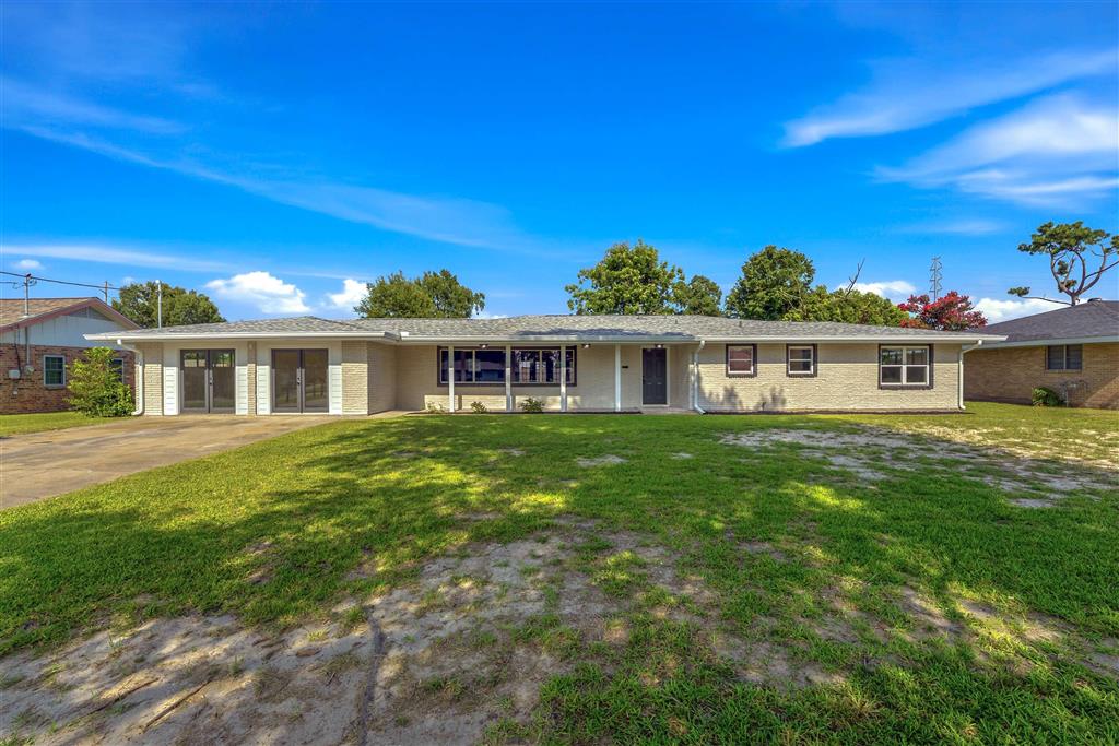 4511 Young Ln Lane Lake Charles Louisiana United States, for Sale, residential, Mural Cormie, CENTURY 21 Bono Realty