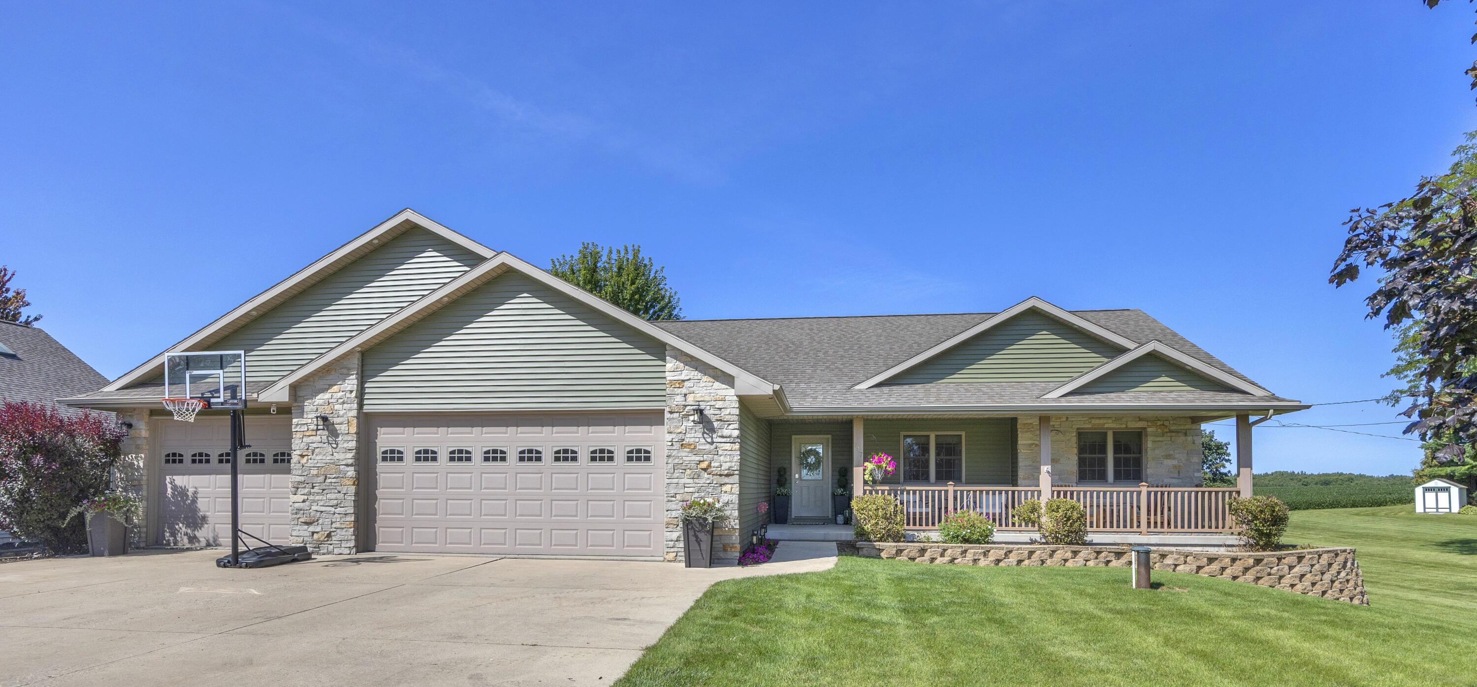 217 N Grant St Rosendale Wisconsin United States, Sale Pending, residential,  , Roberts Homes and Real Estate