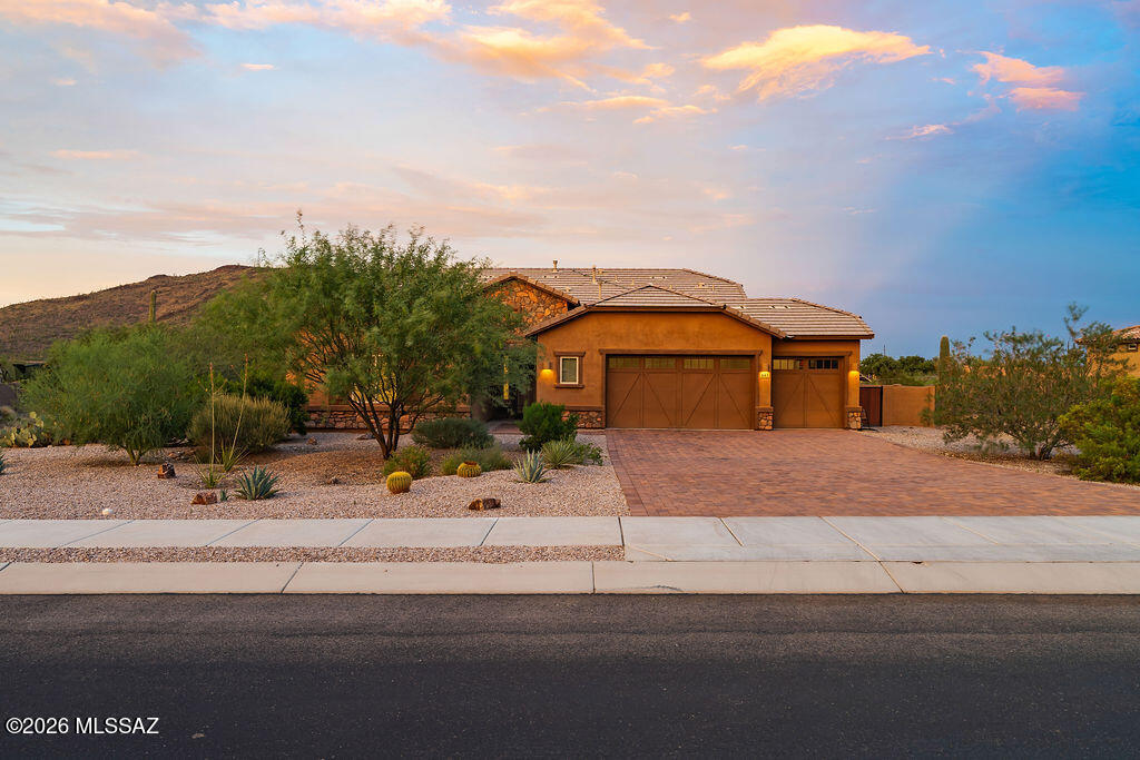 887 S Castar Drive Tucson Arizona United States, for Sale, residential, Aaron Lieberman, TIERRA ANTIGUA REALTY